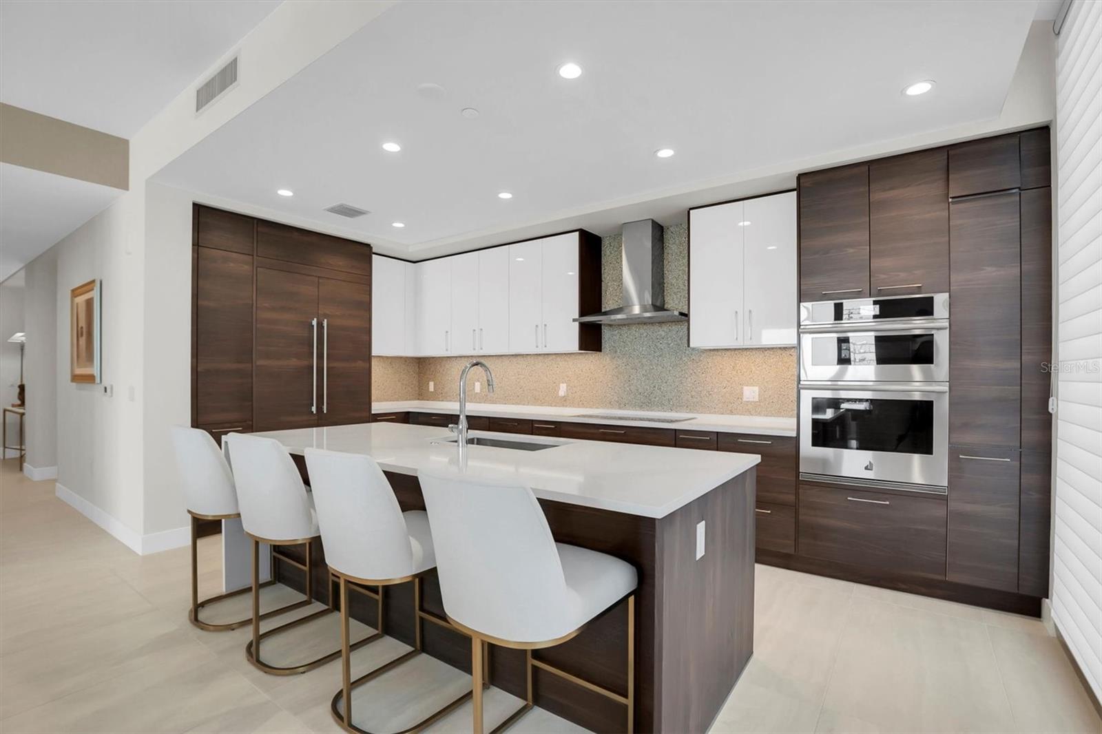 St Petersburg, Florida, 33701, United States, 3 Bedrooms Bedrooms, ,4 BathroomsBathrooms,Residential,Active,1965814