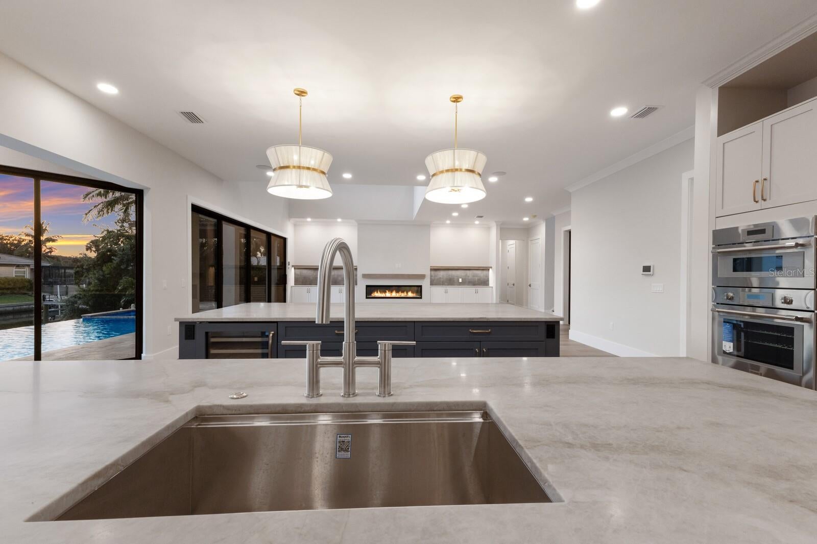 Sarasota, Florida, 34242, United States, 4 Bedrooms Bedrooms, ,6 BathroomsBathrooms,Residential,Active,1941333