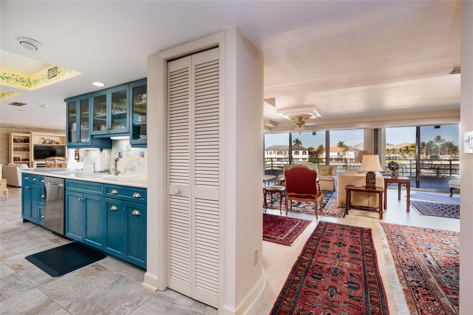 St Petersburg, Florida, 33707, United States, 4 Bedrooms Bedrooms, ,5 BathroomsBathrooms,Residential,Active,1985578