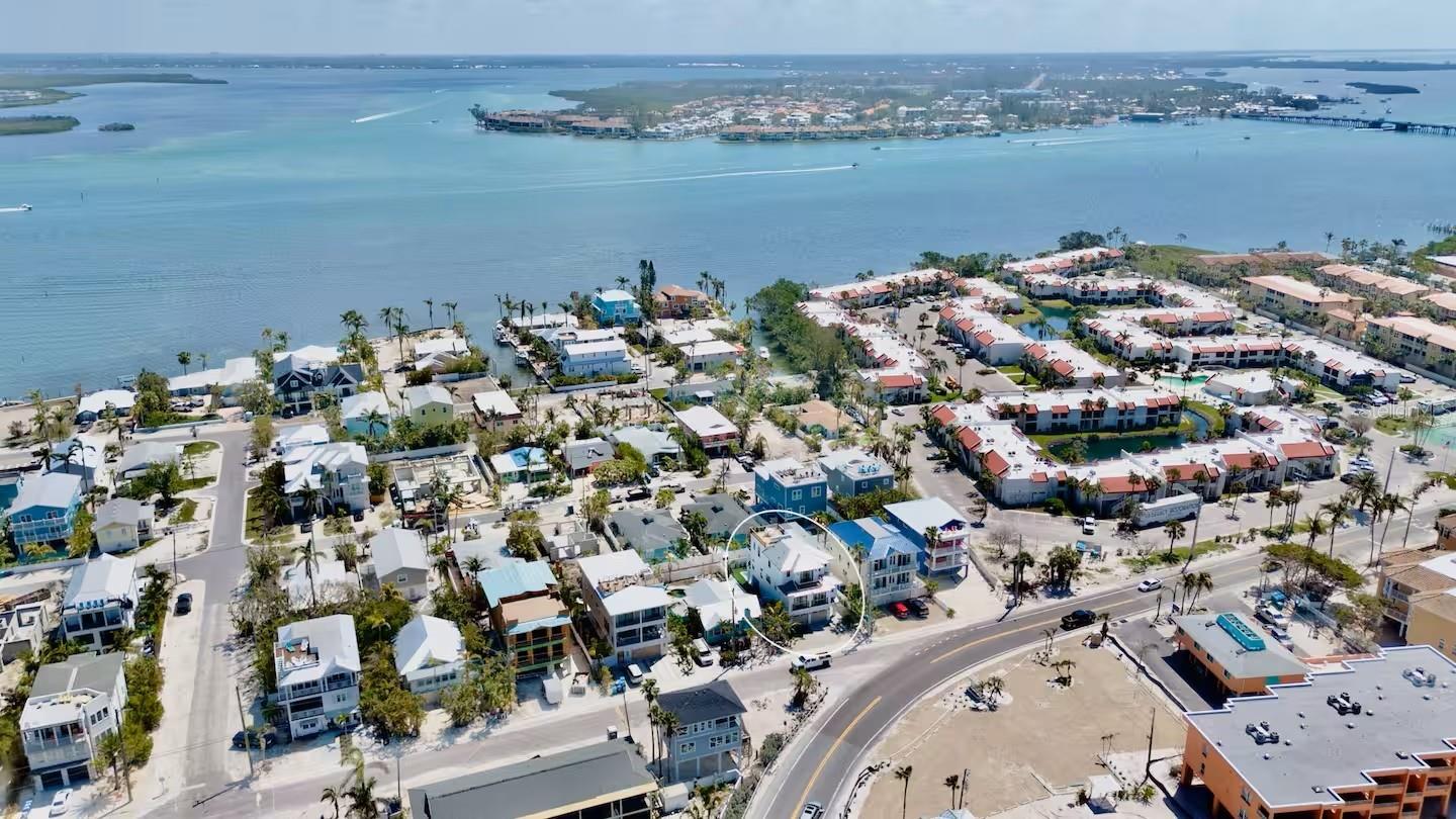 Bradenton Beach, Florida, 34217, United States, 7 Bedrooms Bedrooms, ,7 BathroomsBathrooms,Residential,Active,1971023