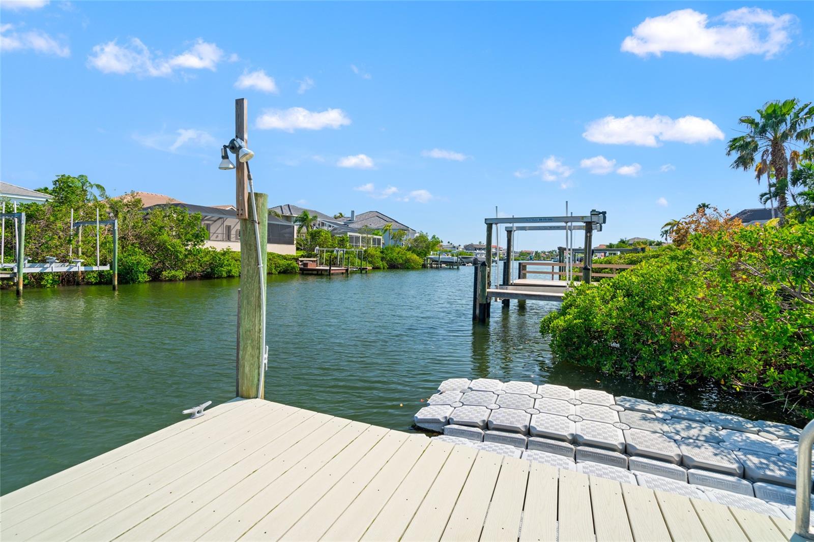 Apollo Beach, Florida, 33572, United States, ,5 BathroomsBathrooms,Residential,Active,1781627