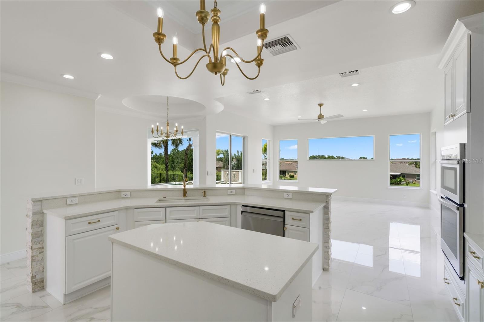 Davenport, Florida, 33837, United States, 5 Bedrooms Bedrooms, ,4 BathroomsBathrooms,Residential,Active,1963263