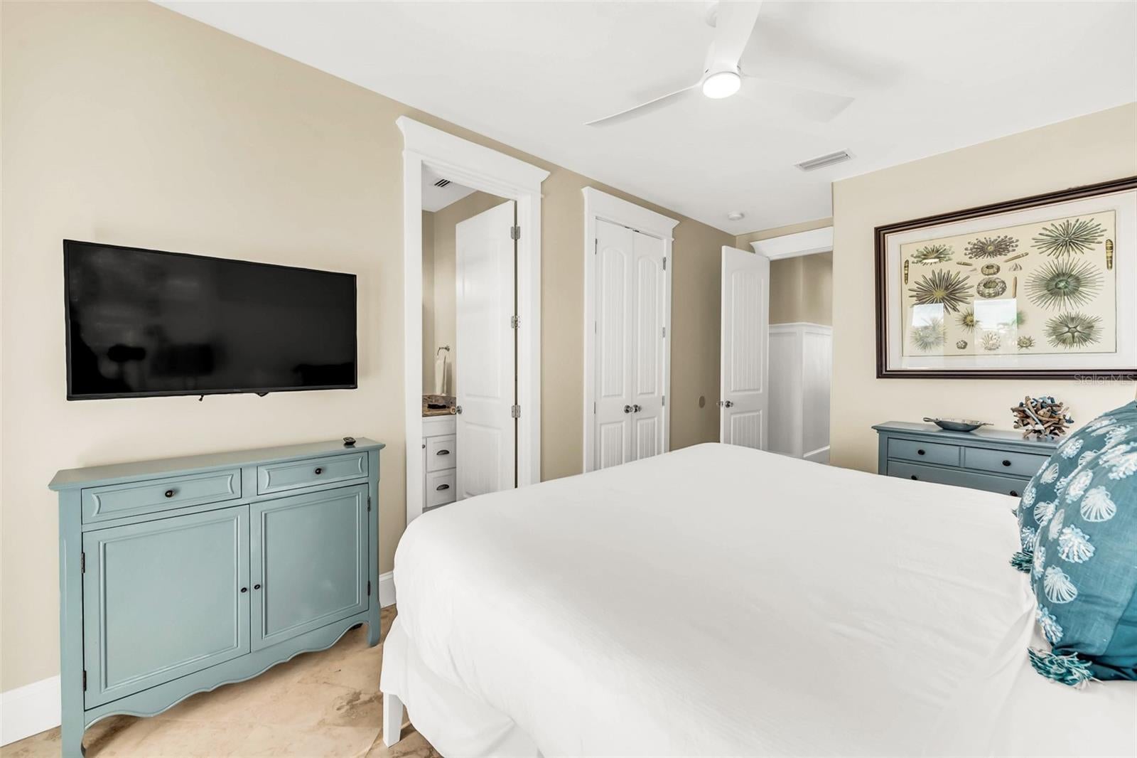 Holmes Beach, Florida, 34217, United States, 5 Bedrooms Bedrooms, ,5 BathroomsBathrooms,Residential,Active,1907959