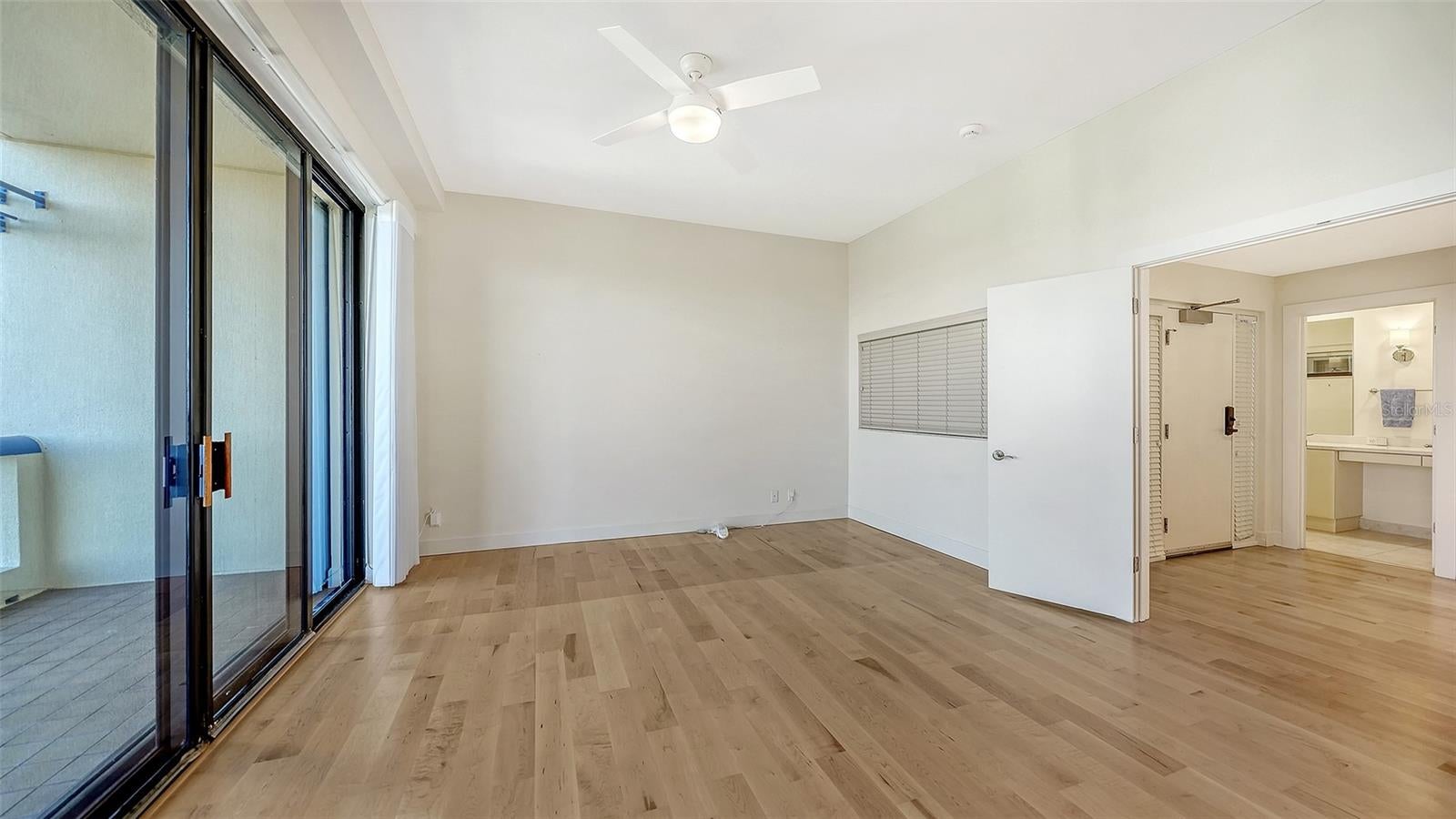 Longboat Key, Florida, 34228, United States, 2 Bedrooms Bedrooms, ,3 BathroomsBathrooms,Residential,Active,2009004