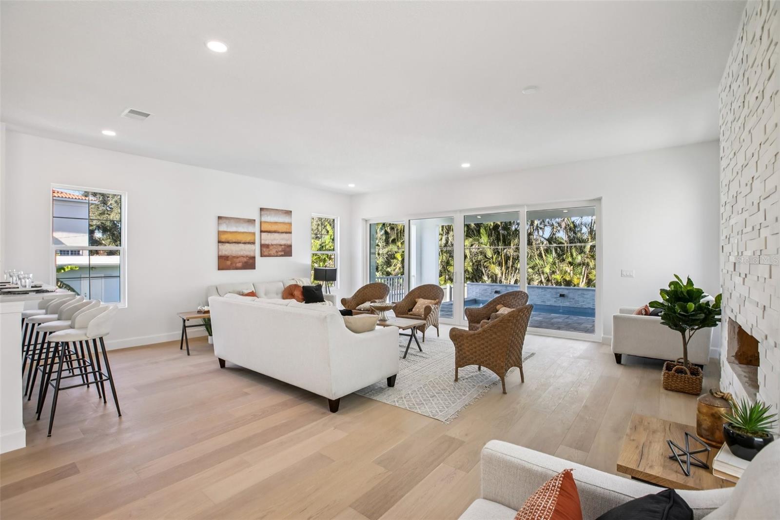 St Petersburg, Florida, 33704, United States, 4 Bedrooms Bedrooms, ,4 BathroomsBathrooms,Residential,Active,2006891