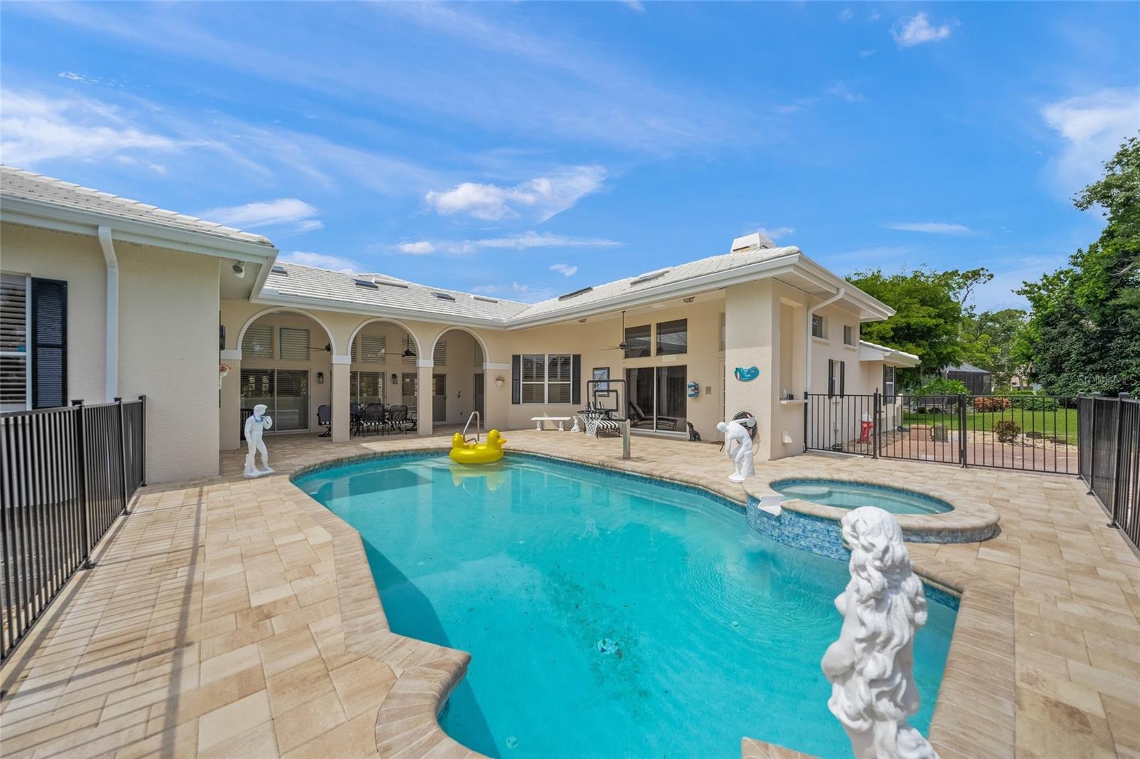 Sarasota, Florida, 34241, United States, 5 Bedrooms Bedrooms, ,4 BathroomsBathrooms,Residential,Active,1894526