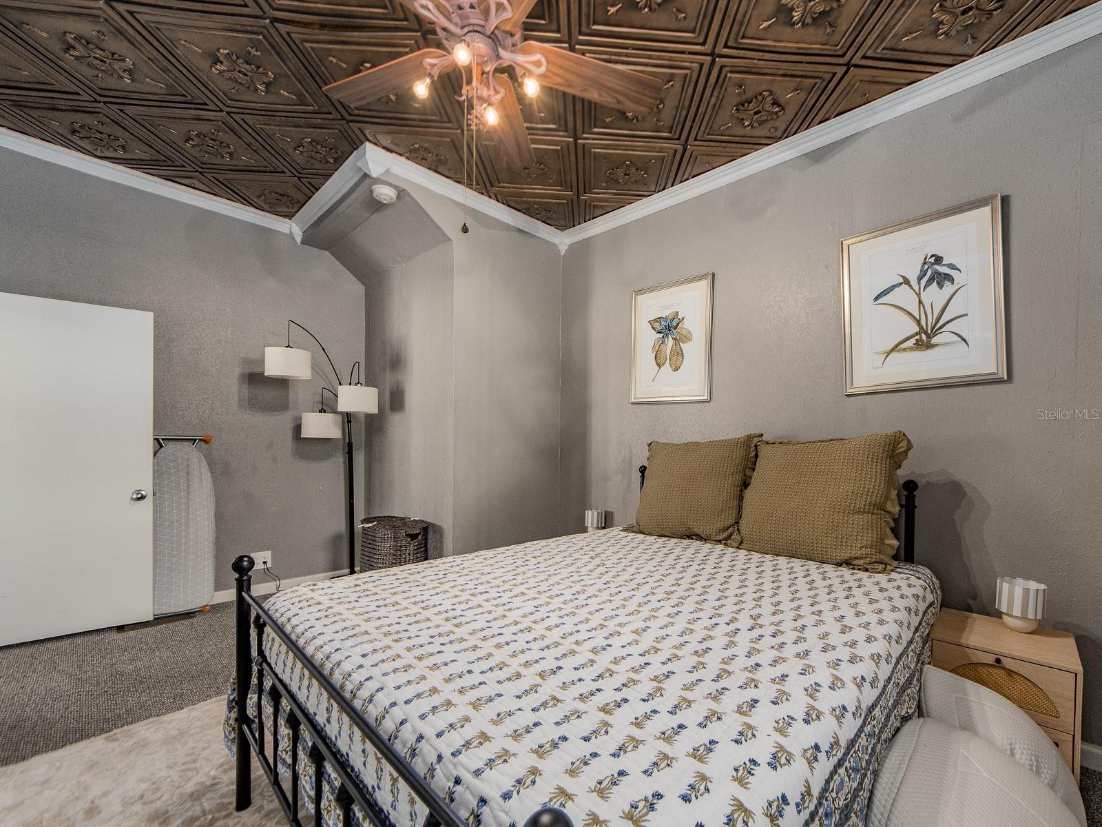 St Petersburg, Florida, 33705, United States, 6 Bedrooms Bedrooms, ,4 BathroomsBathrooms,Residential,Active,1986869