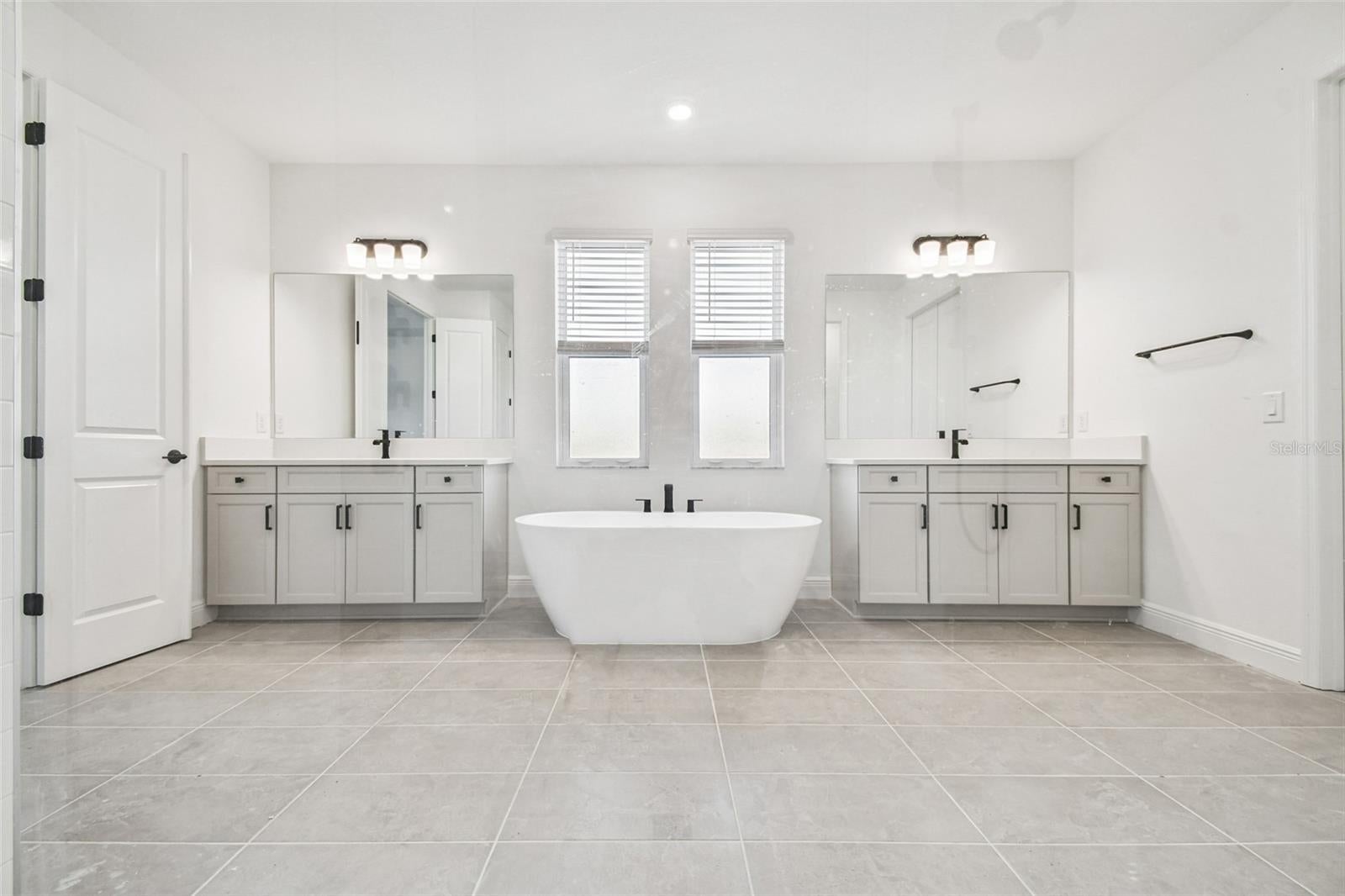 Parrish, Florida, 34219, United States, 4 Bedrooms Bedrooms, ,4 BathroomsBathrooms,Residential,Active,2007045