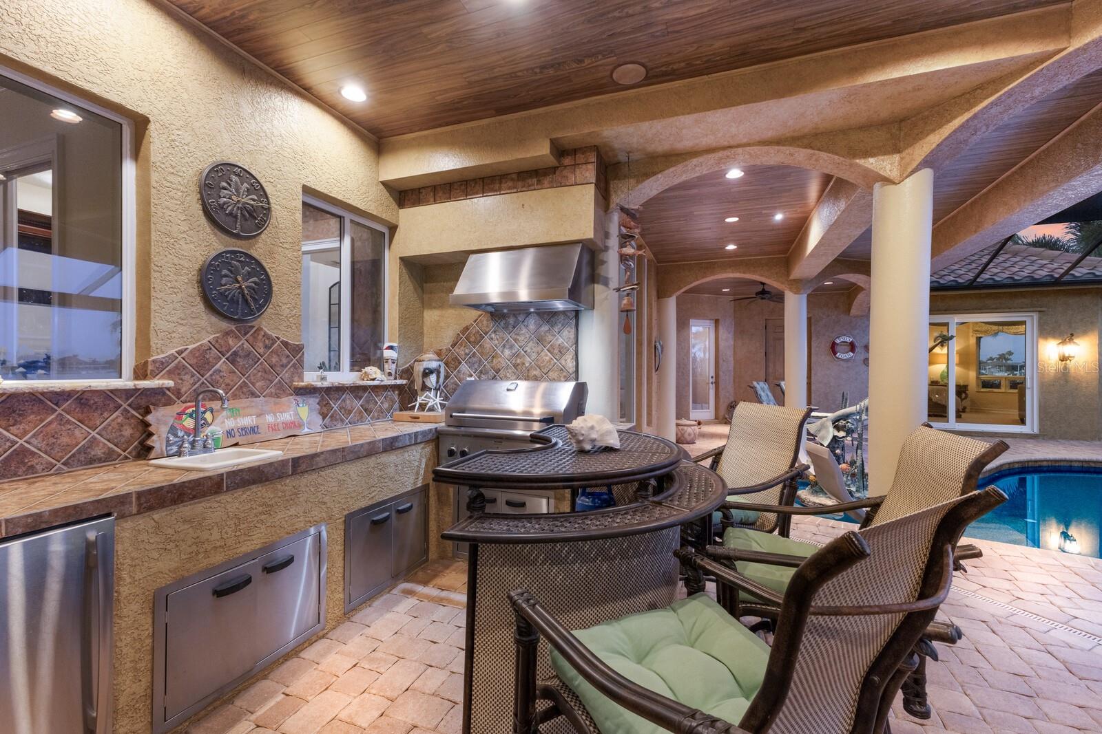 Palmetto, Florida, 34221, United States, 6 Bedrooms Bedrooms, ,6 BathroomsBathrooms,Residential,Active,1973552