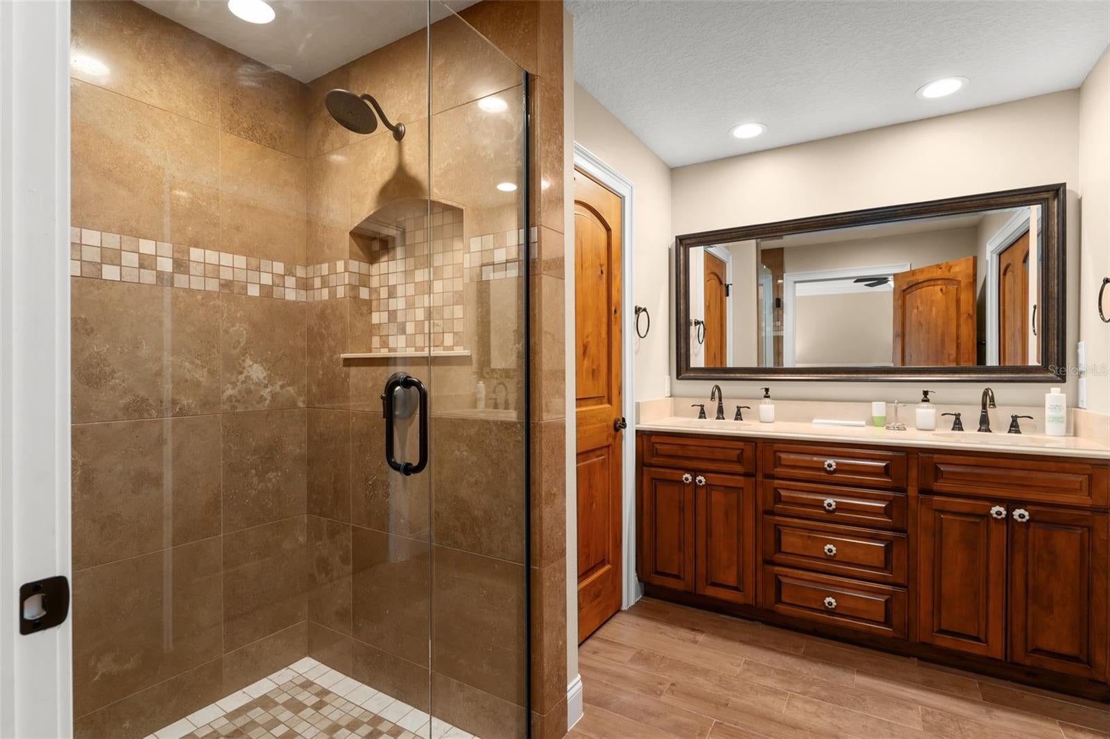 Longwood, Florida, 32779, United States, 10 Bedrooms Bedrooms, ,17 BathroomsBathrooms,Residential,Active,1914816