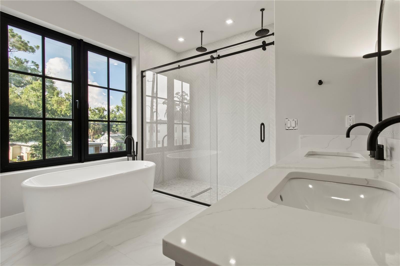 Orlando, Florida, 32804, United States, 5 Bedrooms Bedrooms, ,5 BathroomsBathrooms,Residential,Active,1905097