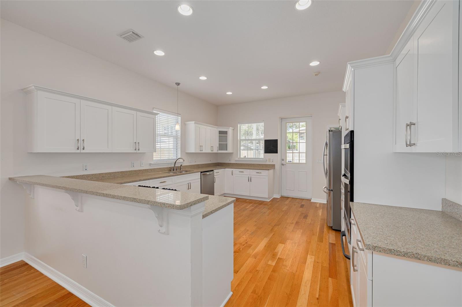 St Petersburg, Florida, 33704, United States, 4 Bedrooms Bedrooms, ,3 BathroomsBathrooms,Residential,Active,1968367