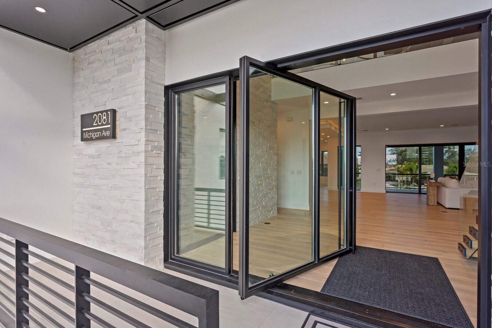 St Petersburg, Florida, 33703, United States, 5 Bedrooms Bedrooms, ,6 BathroomsBathrooms,Residential,Active,1703441