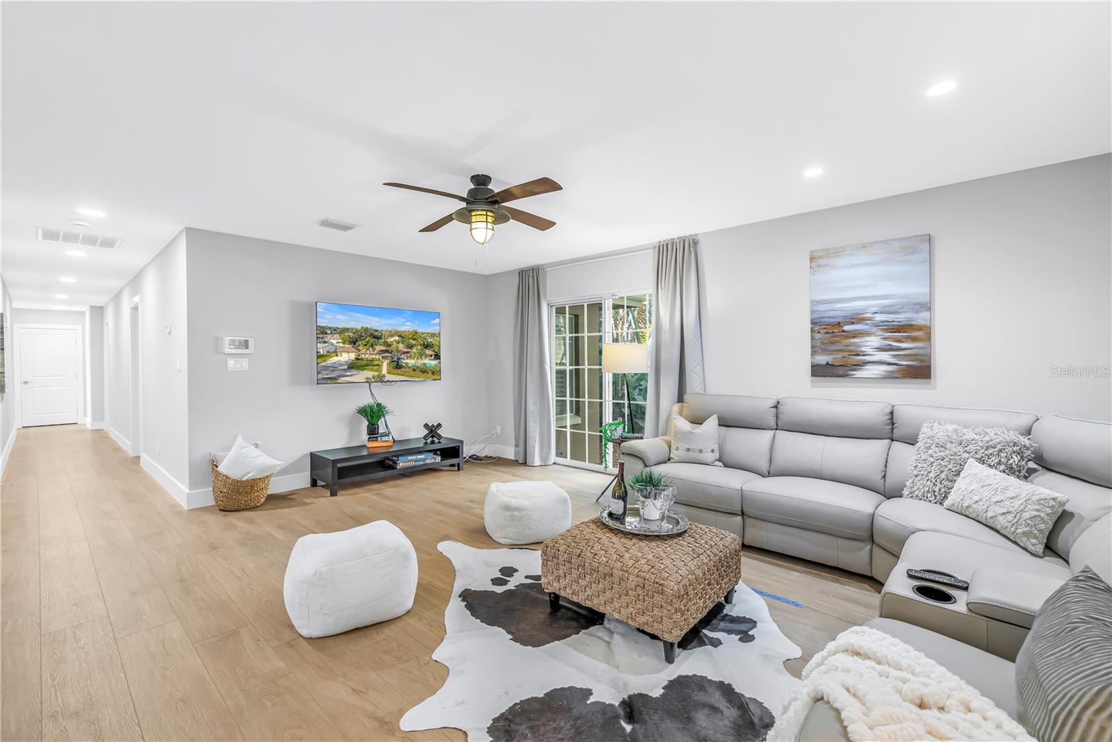 St Petersburg, Florida, 33704, United States, 4 Bedrooms Bedrooms, ,4 BathroomsBathrooms,Residential,Active,2013913