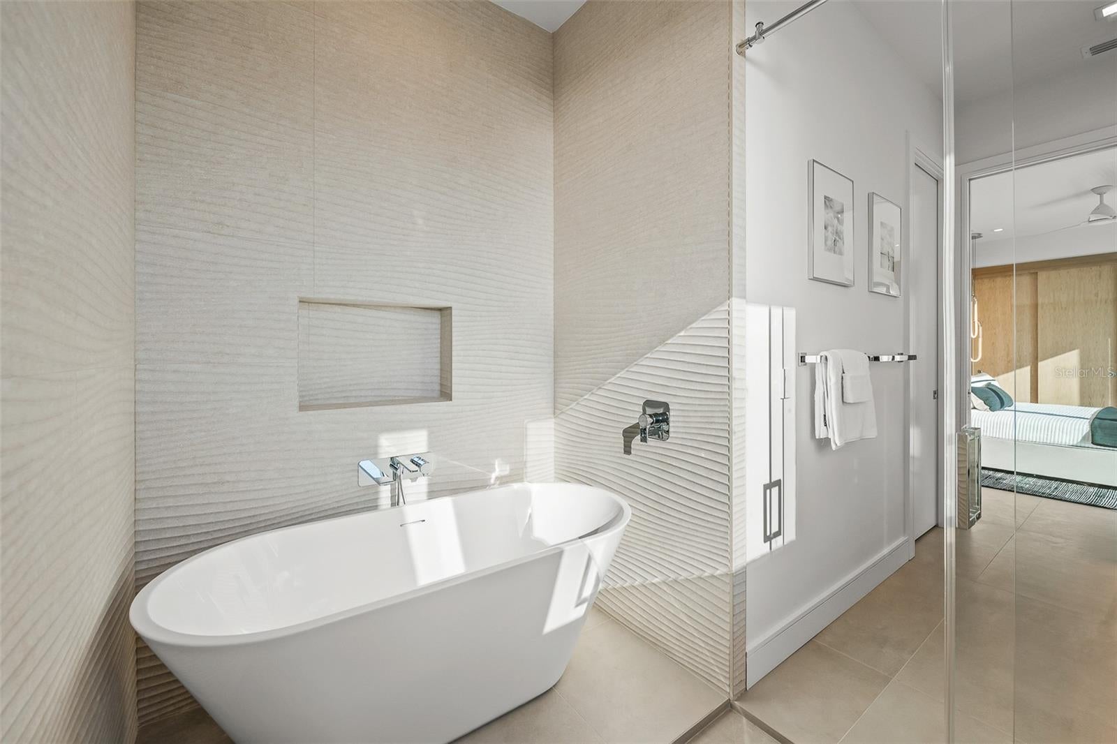 Bradenton Beach, Florida, 34217, United States, ,6 BathroomsBathrooms,Residential,Active,1829944