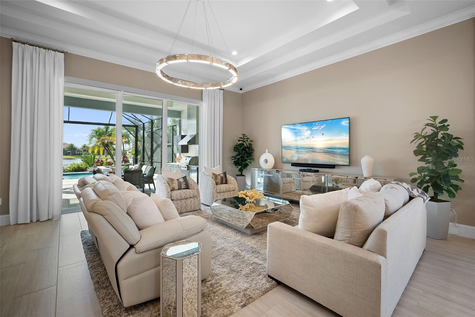 Bradenton, Florida, 34202, United States, 3 Bedrooms Bedrooms, ,4 BathroomsBathrooms,Residential,Active,1987272