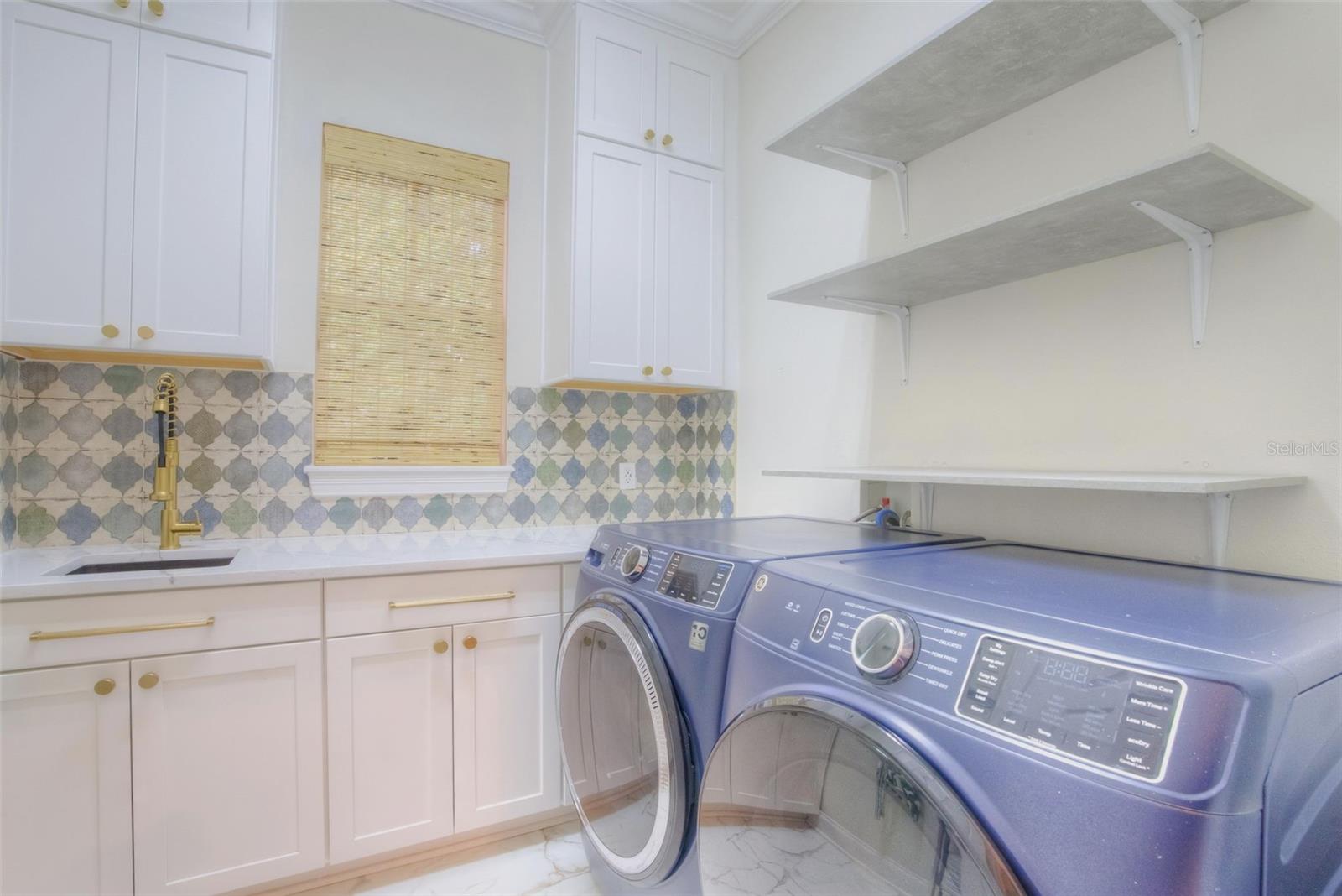 Windermere, Florida, 34786, United States, 4 Bedrooms Bedrooms, ,3 BathroomsBathrooms,Residential,Active,1894756