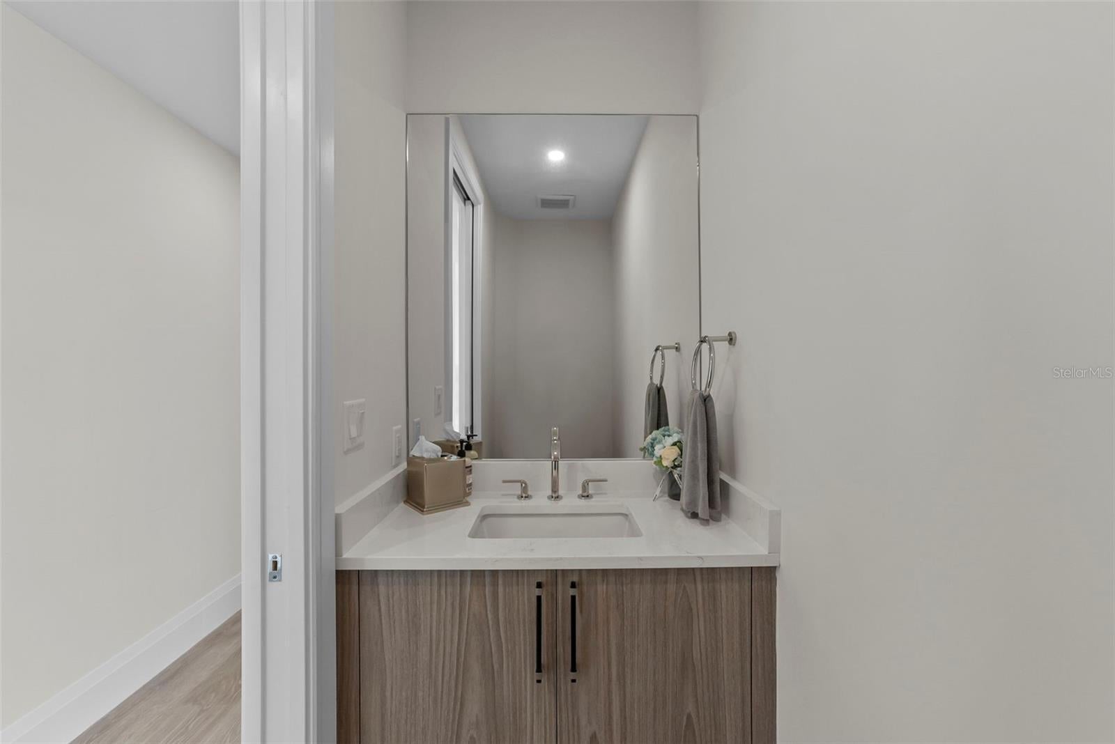 Tampa, Florida, 33629, United States, 4 Bedrooms Bedrooms, ,4 BathroomsBathrooms,Residential,Active,2010535