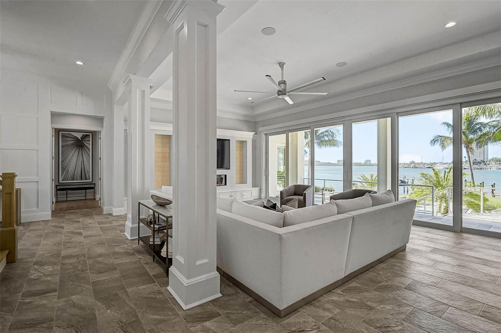 Sarasota, Florida, 34236, United States, 5 Bedrooms Bedrooms, ,6 BathroomsBathrooms,Residential,Active,1972132