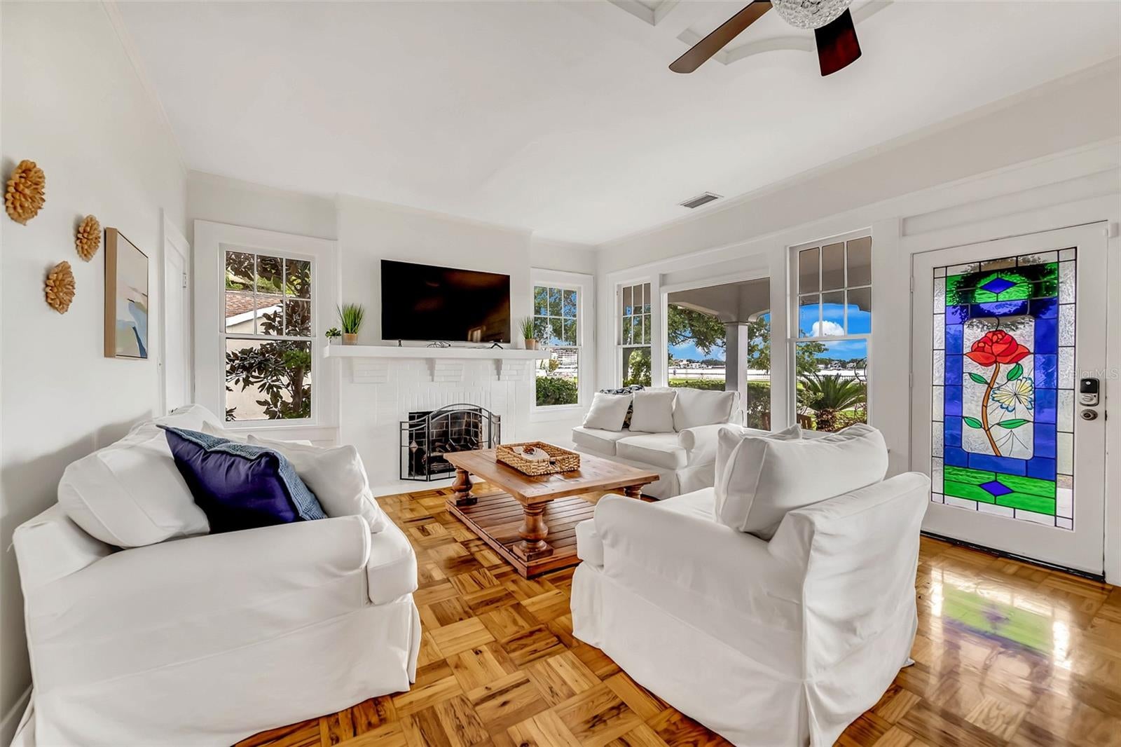 Tampa, Florida, 33606, United States, 4 Bedrooms Bedrooms, ,4 BathroomsBathrooms,Residential,Pending,1987252