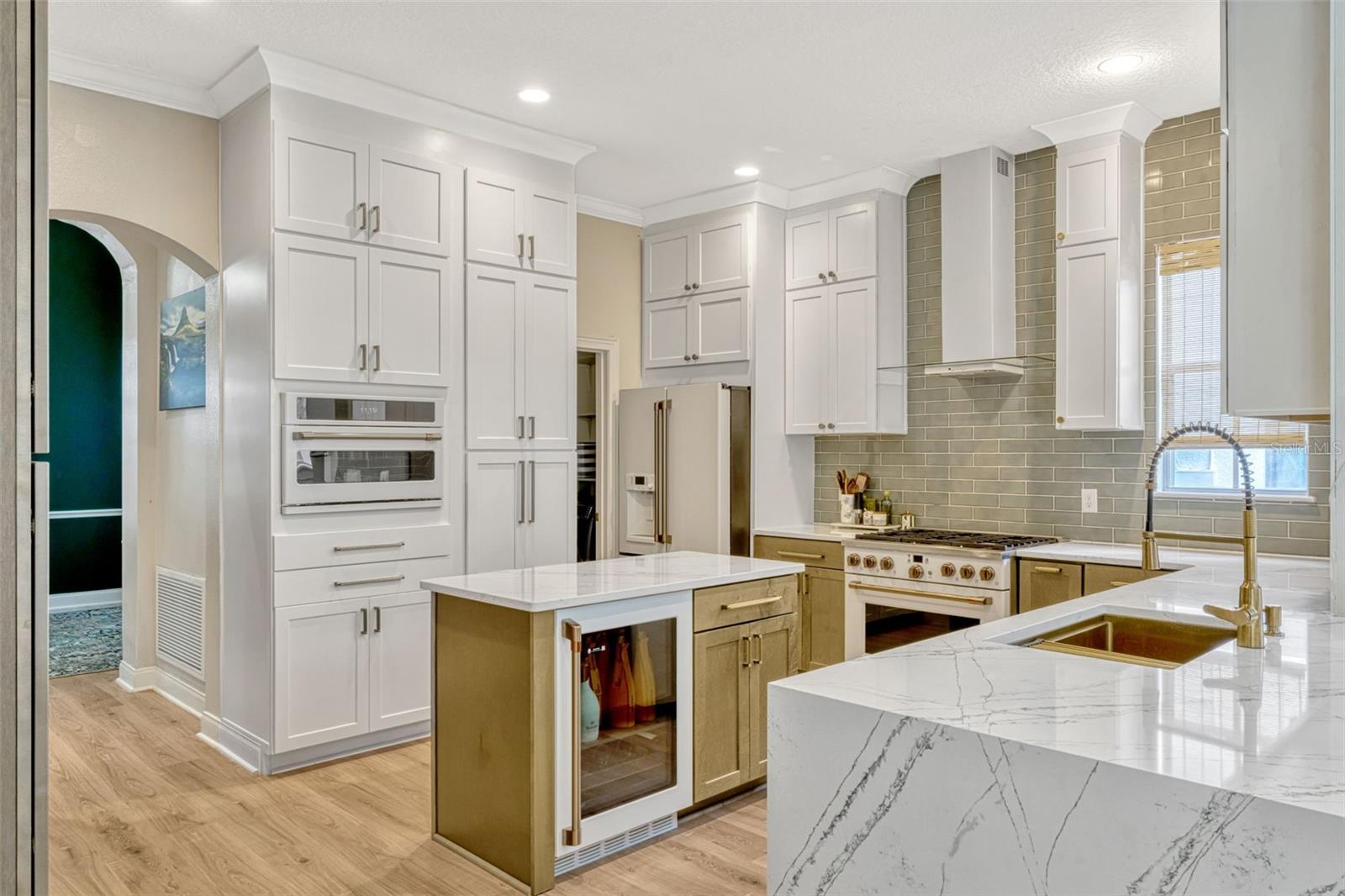 Windermere, Florida, 34786, United States, 4 Bedrooms Bedrooms, ,3 BathroomsBathrooms,Residential,Active,1894756