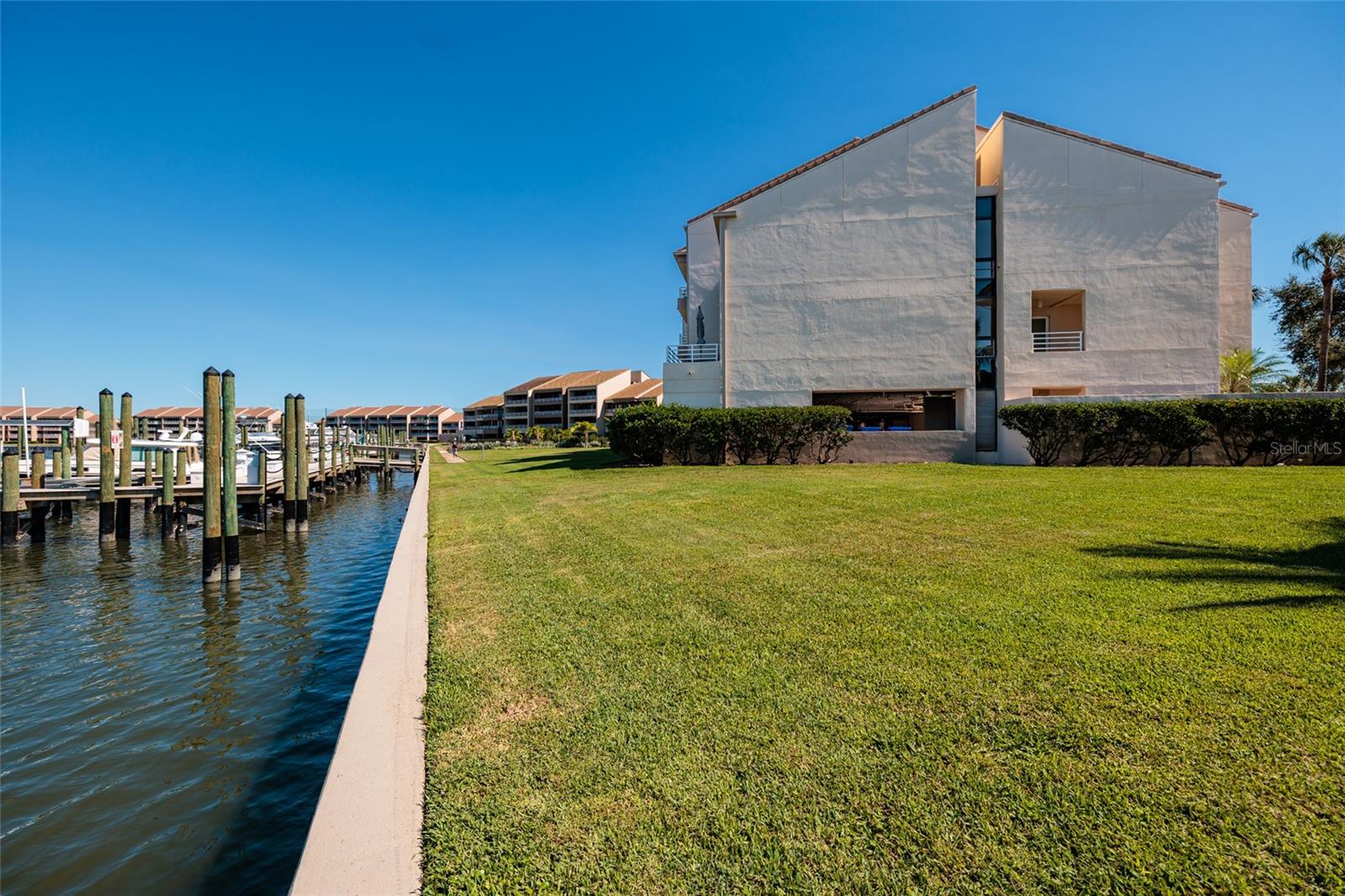 St Petersburg, Florida, 33707, United States, 4 Bedrooms Bedrooms, ,5 BathroomsBathrooms,Residential,Active,1985578