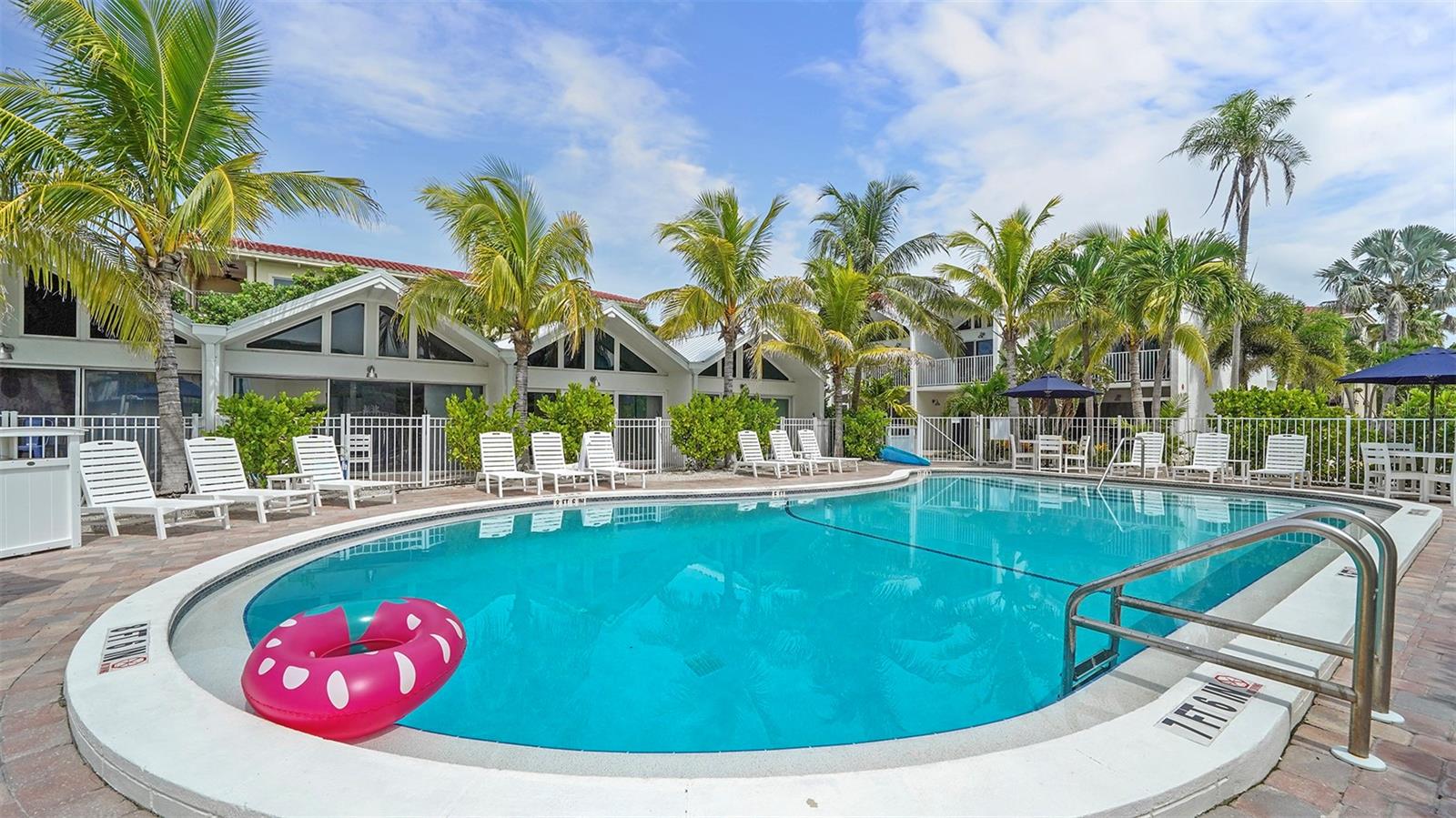 Holmes Beach, Florida, 34217, United States, 1 Bedroom Bedrooms, ,1 BathroomBathrooms,Residential,Active,1971768