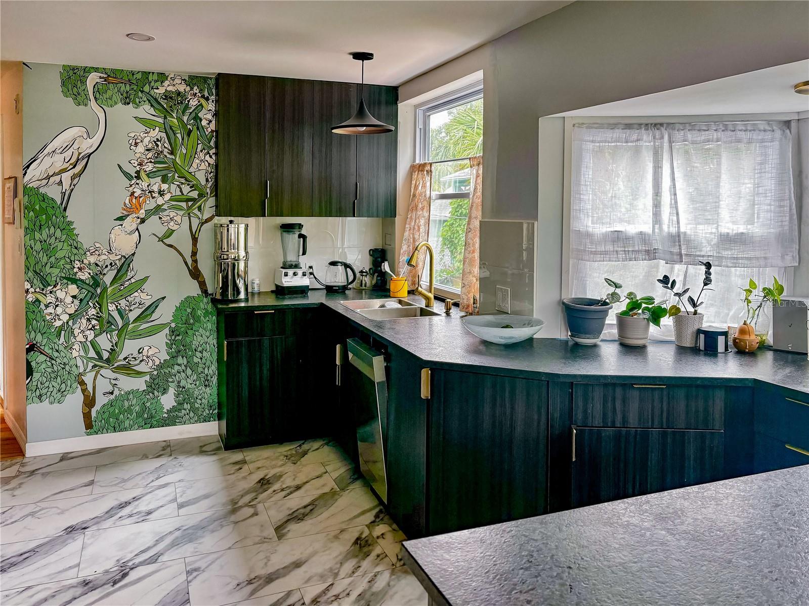 St Petersburg, Florida, 33705, United States, 6 Bedrooms Bedrooms, ,4 BathroomsBathrooms,Residential,Active,1986869