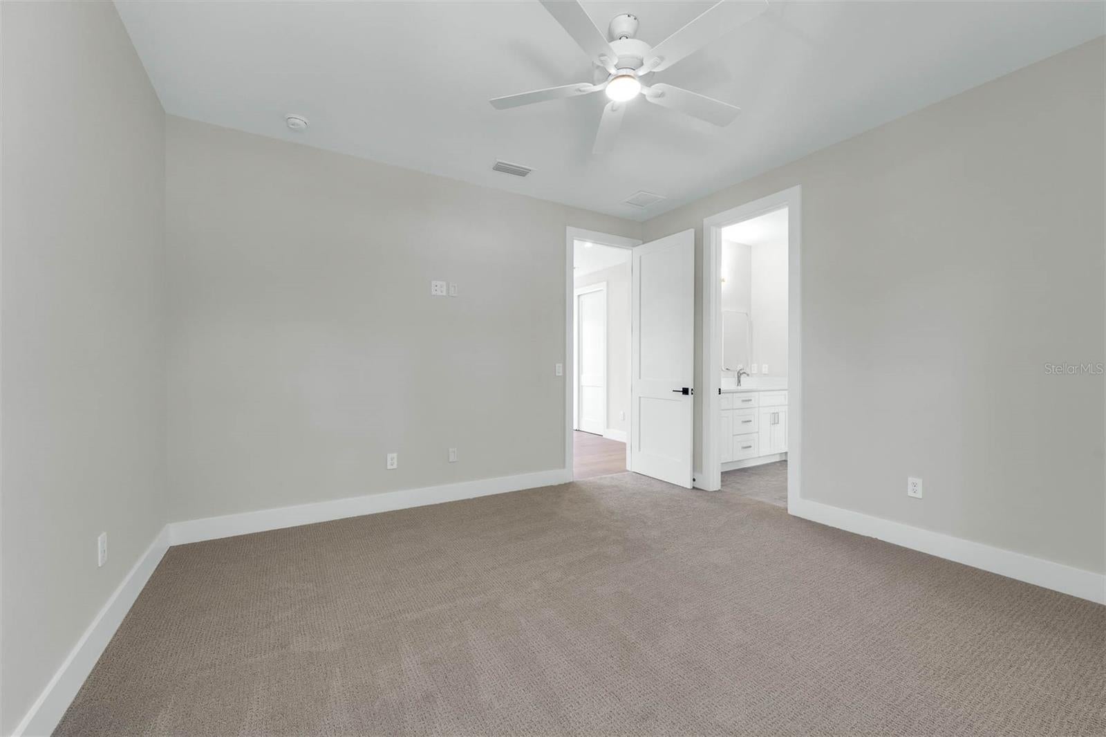 Orlando, Florida, 32804, United States, 5 Bedrooms Bedrooms, ,4 BathroomsBathrooms,Residential,Active,1702896