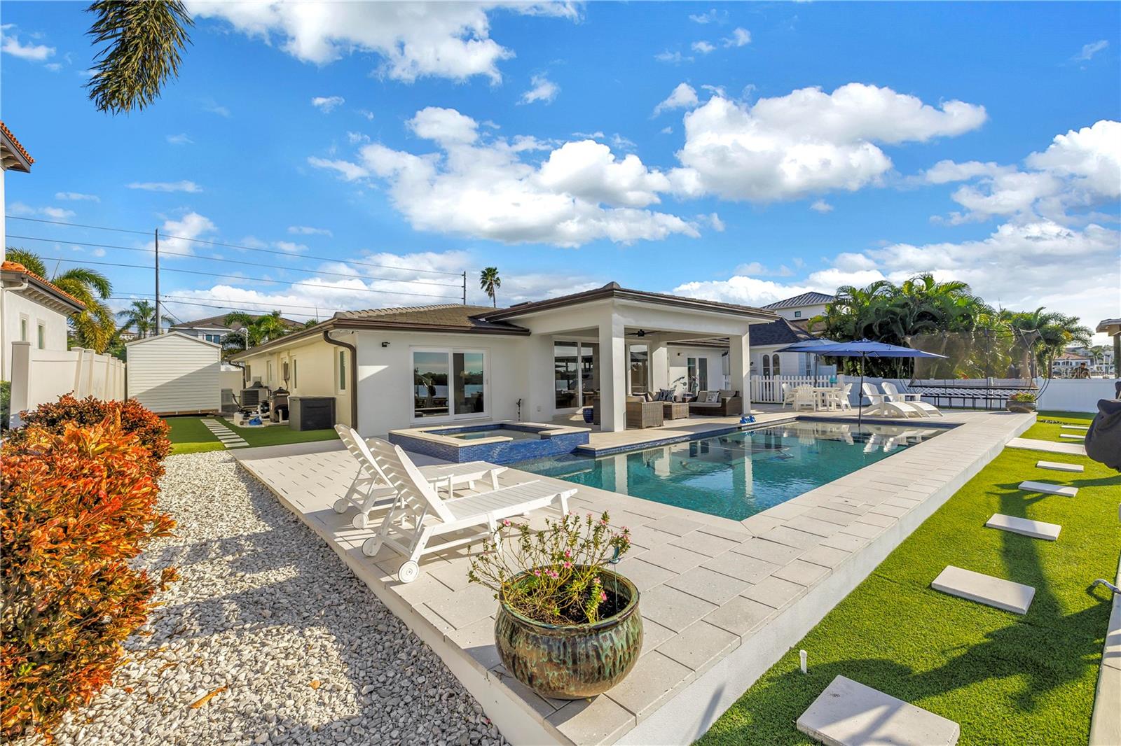 St Petersburg, Florida, 33704, United States, 4 Bedrooms Bedrooms, ,3 BathroomsBathrooms,Residential,Active,2009411