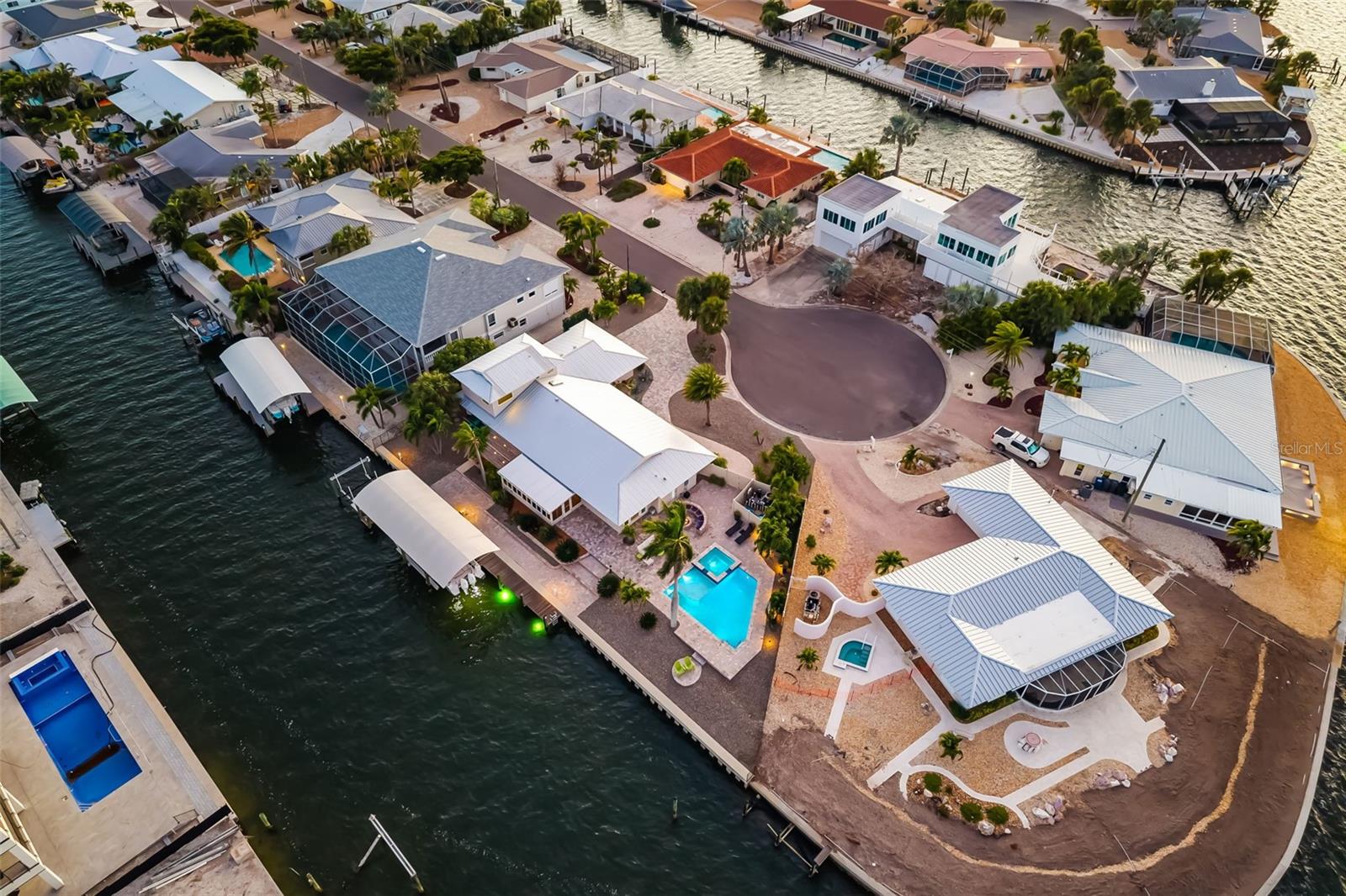 Bradenton, Florida, 34210, United States, 3 Bedrooms Bedrooms, ,3 BathroomsBathrooms,Residential,Active,1993663