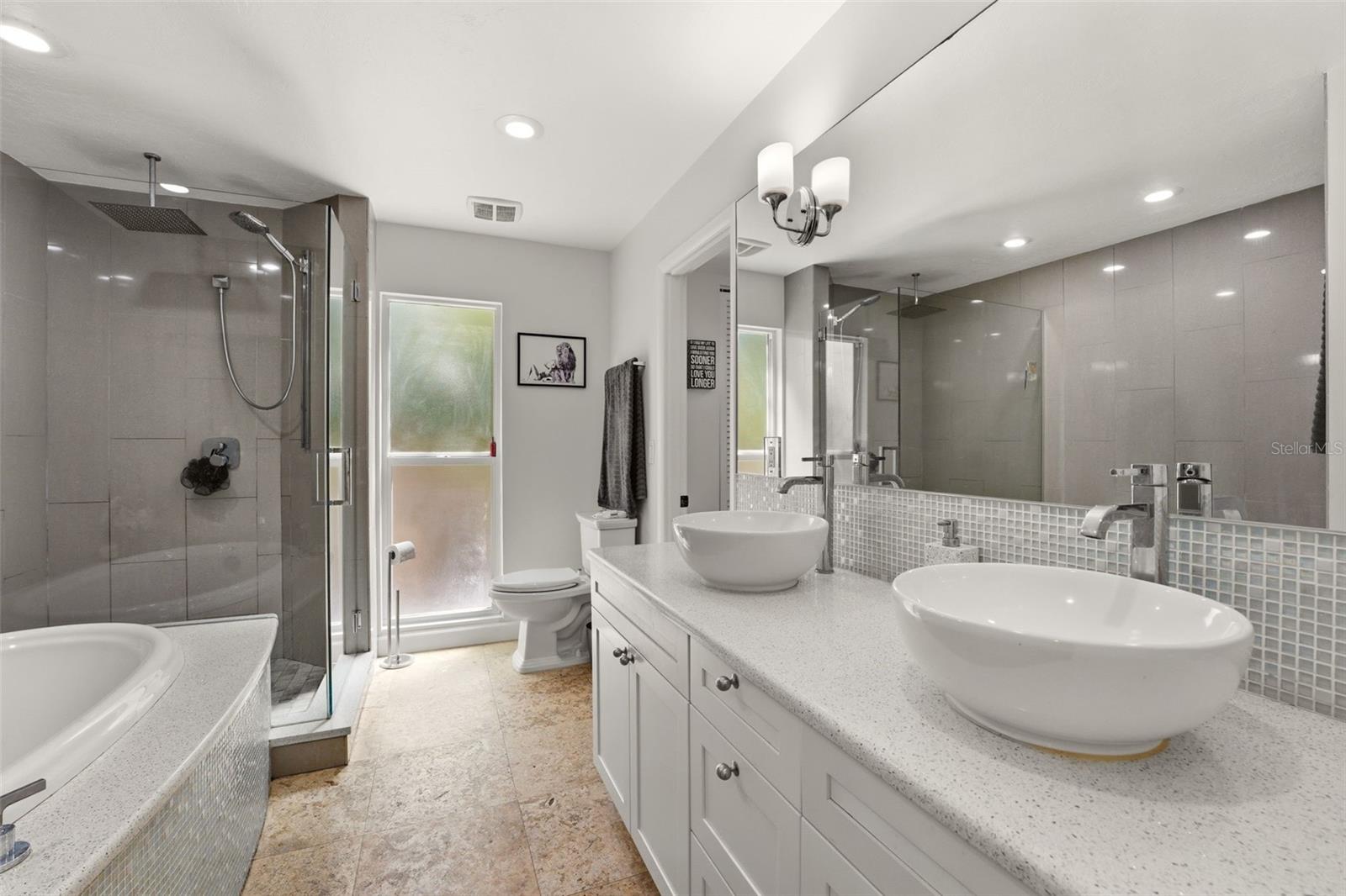 Sarasota, Florida, 34242, United States, 5 Bedrooms Bedrooms, ,4 BathroomsBathrooms,Residential,Active,2045533