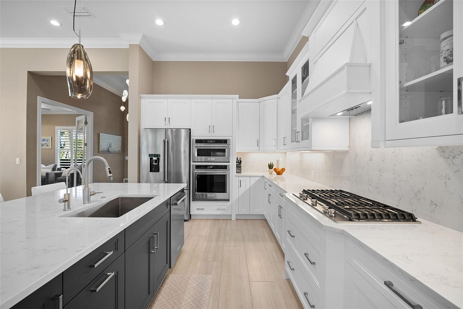 Bradenton, Florida, 34202, United States, 3 Bedrooms Bedrooms, ,4 BathroomsBathrooms,Residential,Active,1987272