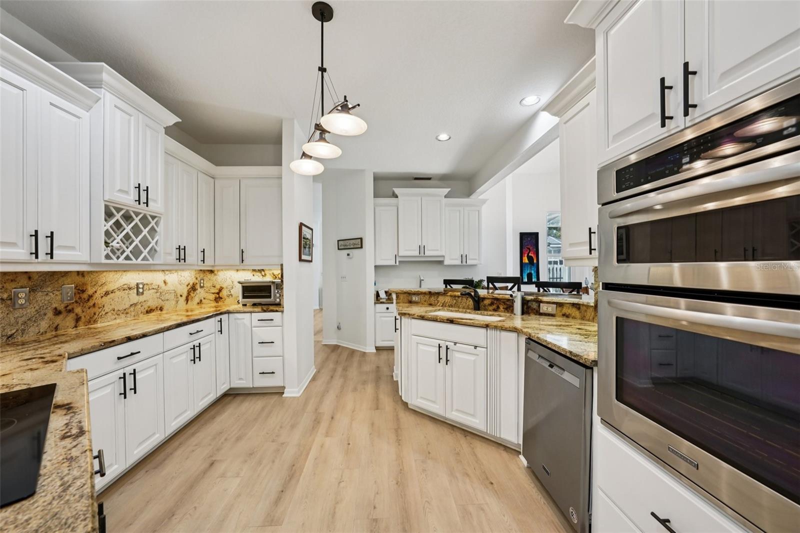 St Petersburg, Florida, 33703, United States, 4 Bedrooms Bedrooms, ,4 BathroomsBathrooms,Residential,Active,1994976