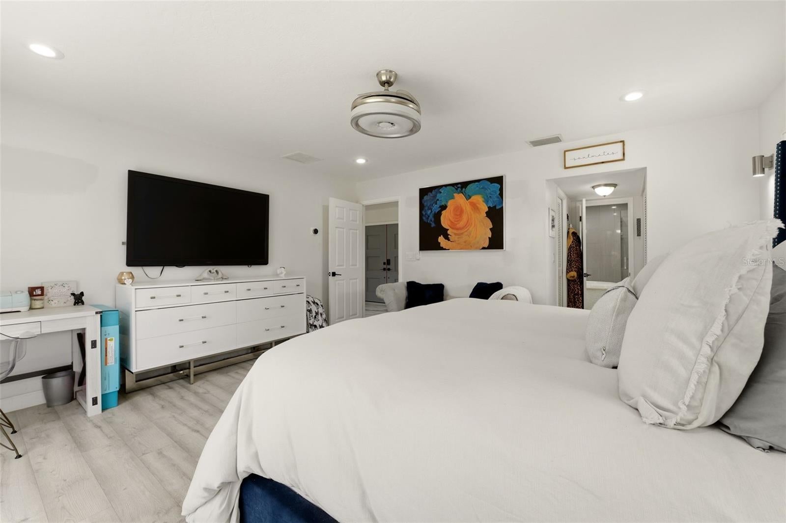 Sarasota, Florida, 34242, United States, 5 Bedrooms Bedrooms, ,4 BathroomsBathrooms,Residential,Active,2045533