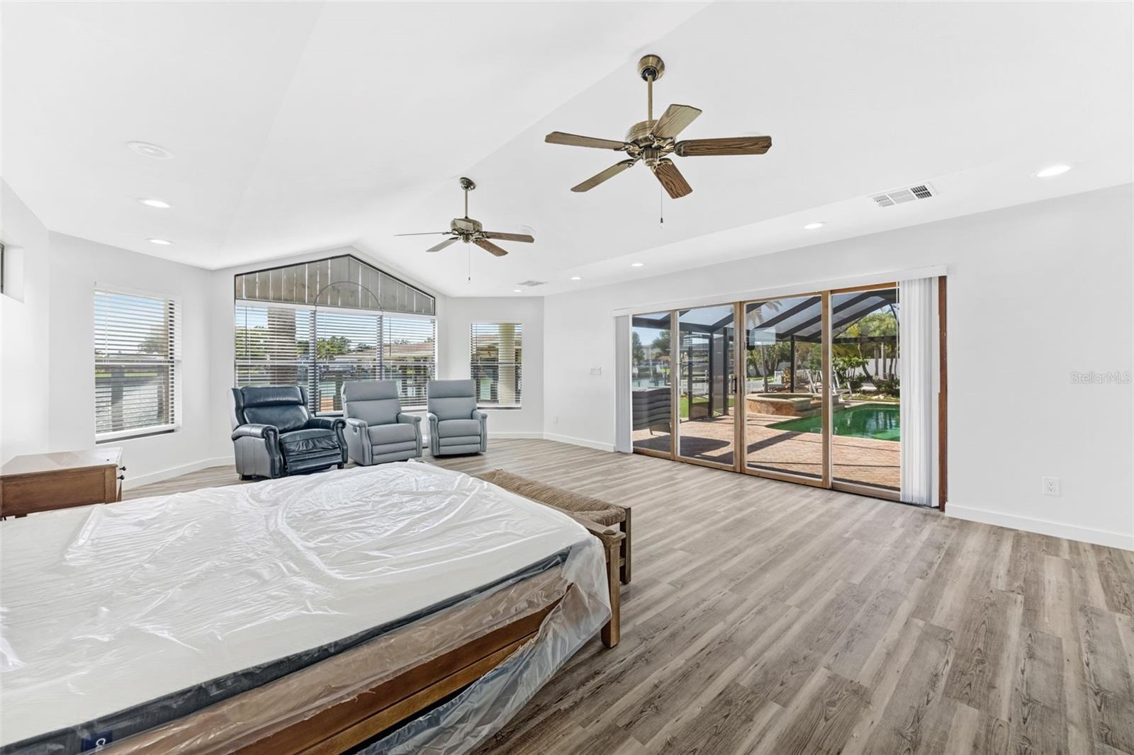 Clearwater Beach, Florida, 33767, United States, 3 Bedrooms Bedrooms, ,2 BathroomsBathrooms,Residential,Active,1894990