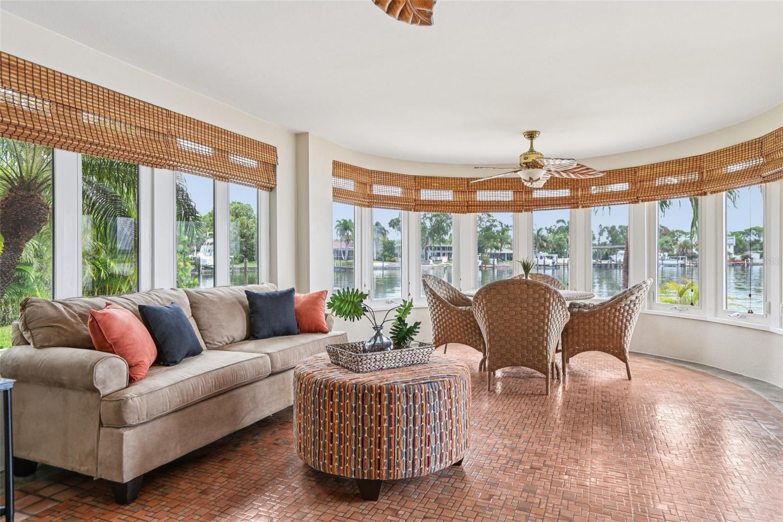St Petersburg, Florida, 33705, United States, 4 Bedrooms Bedrooms, ,4 BathroomsBathrooms,Residential,Active,1927682