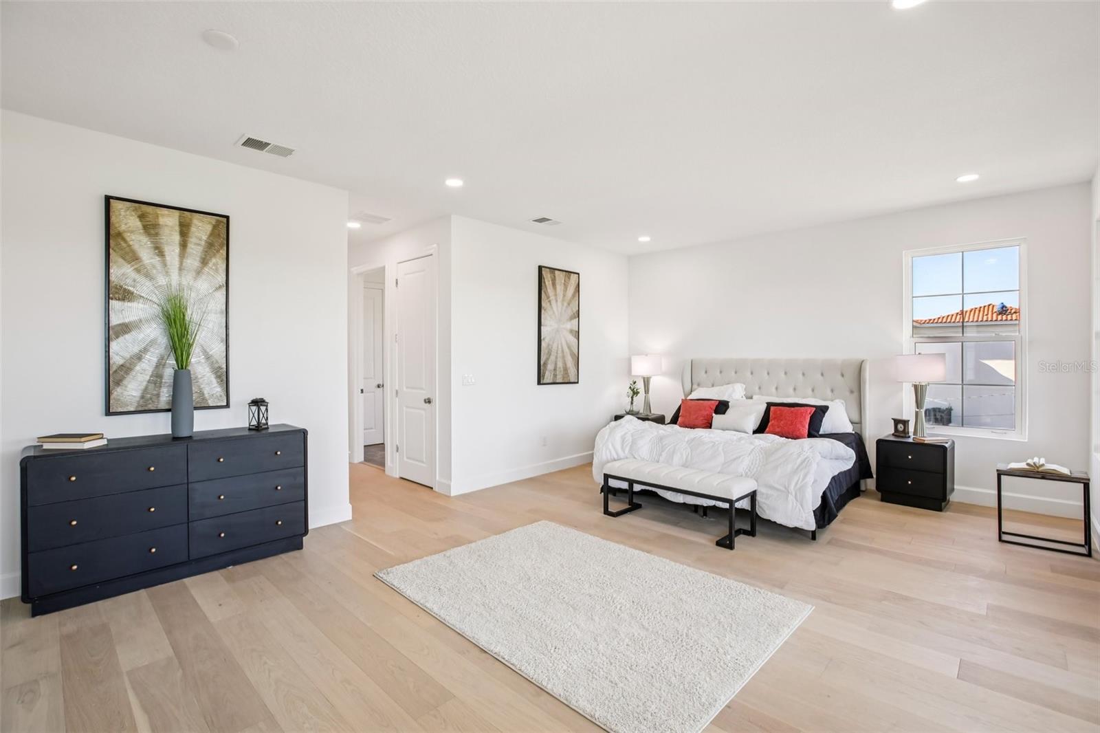 St Petersburg, Florida, 33704, United States, 4 Bedrooms Bedrooms, ,4 BathroomsBathrooms,Residential,Active,2015262