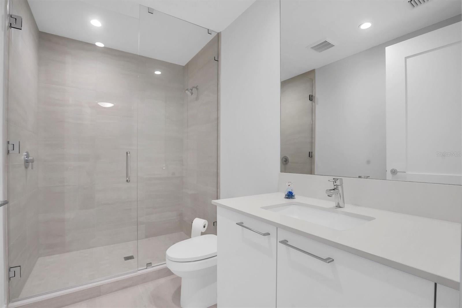 St Petersburg, Florida, 33701, United States, 3 Bedrooms Bedrooms, ,4 BathroomsBathrooms,Residential,Active,1965814