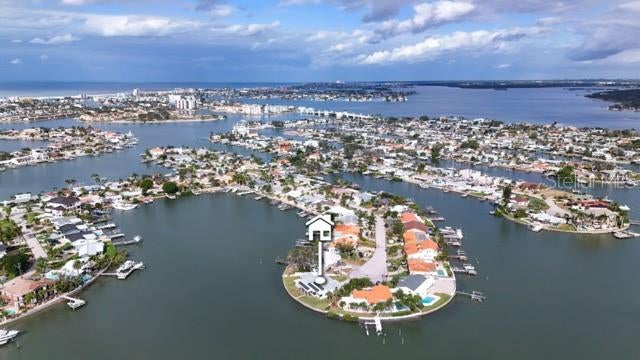St Petersburg, Florida, 33707, United States, 4 Bedrooms Bedrooms, ,4 BathroomsBathrooms,Residential,Active,1987212