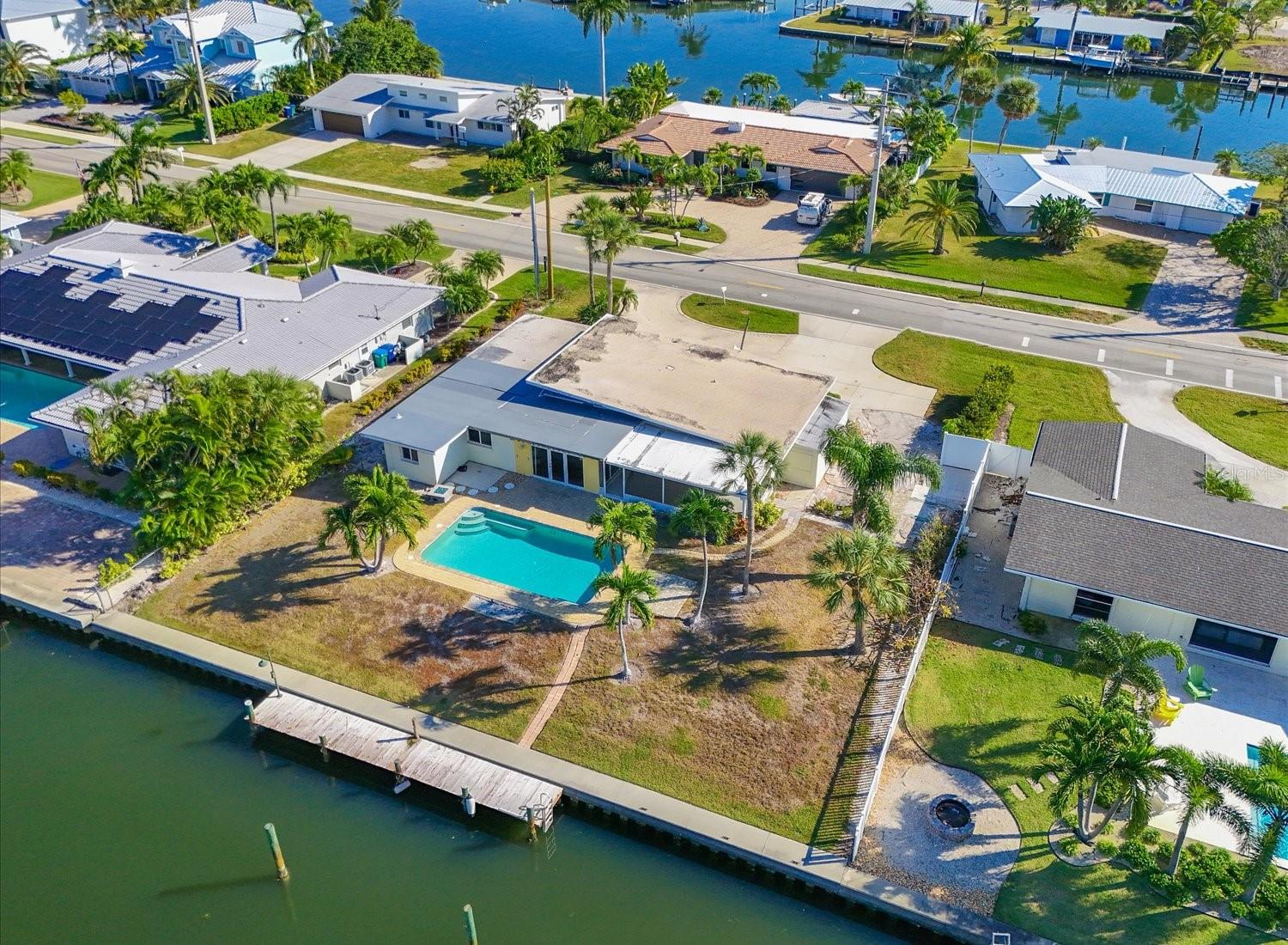 Holmes Beach, Florida, 34217, United States, 2 Bedrooms Bedrooms, ,2 BathroomsBathrooms,Residential,Pending,2045560
