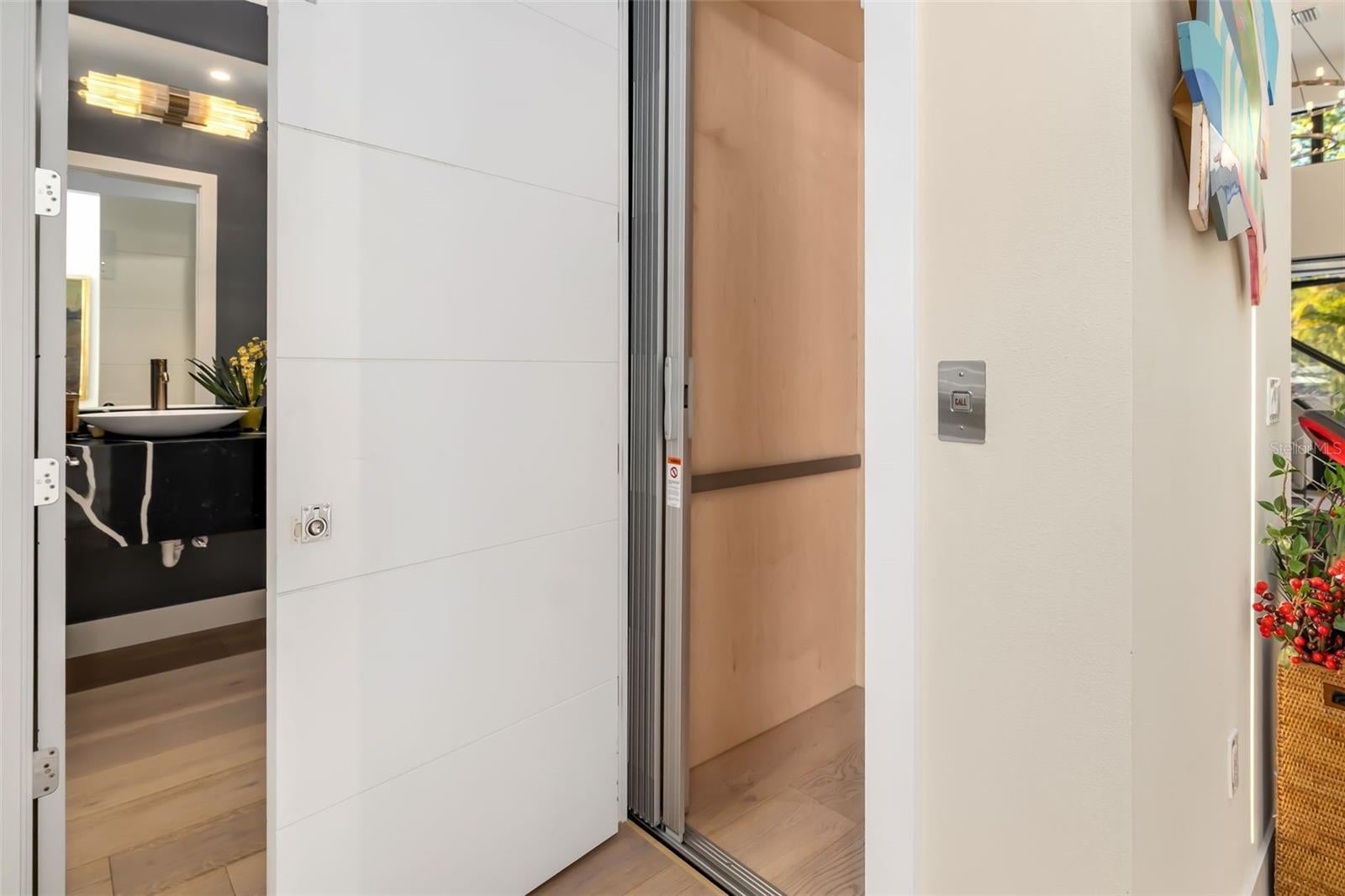 Sarasota, Florida, 34239, United States, 4 Bedrooms Bedrooms, ,5 BathroomsBathrooms,Residential,Active,2009172