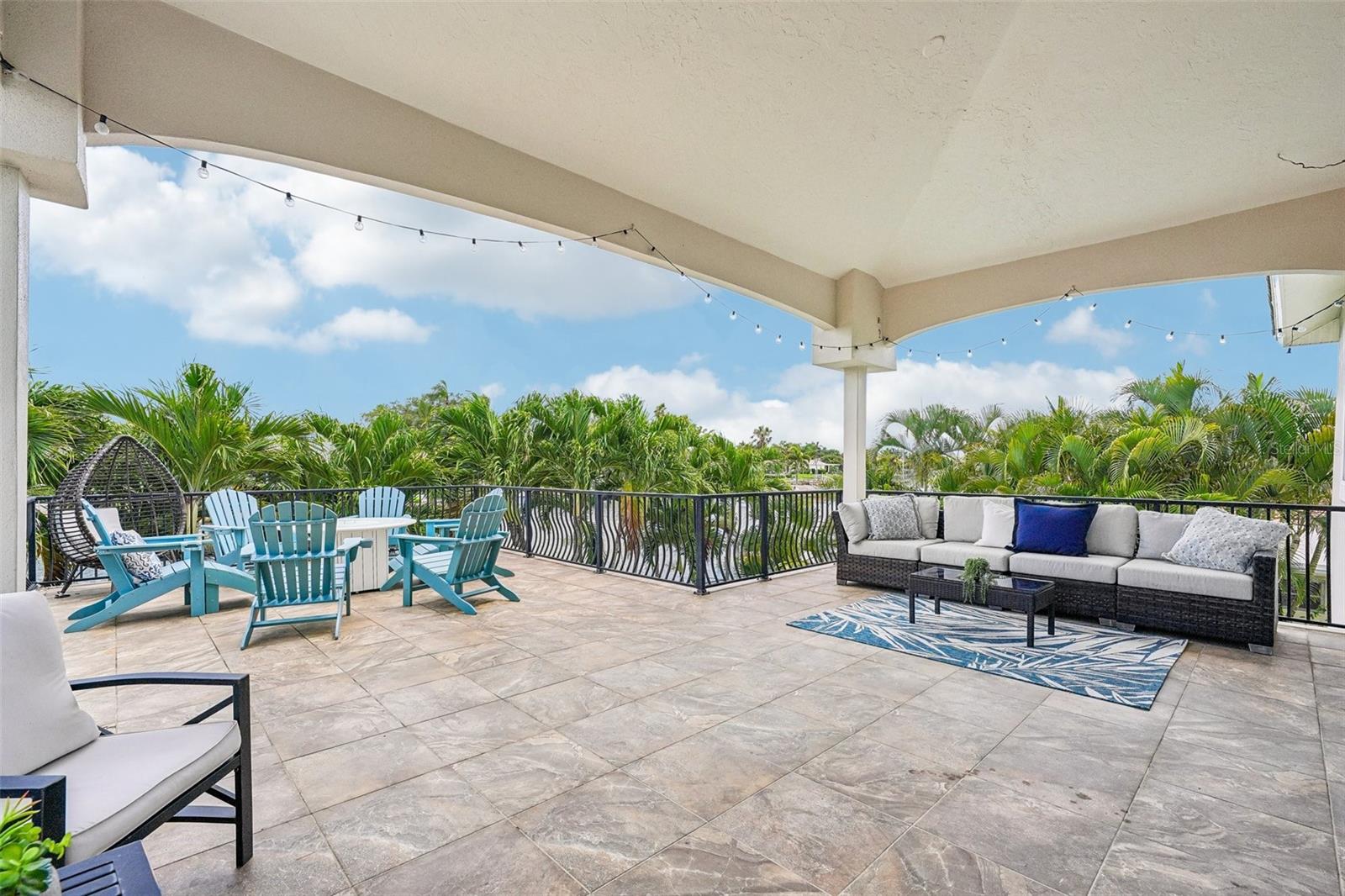 St Petersburg, Florida, 33703, United States, 5 Bedrooms Bedrooms, ,3 BathroomsBathrooms,Residential,Active,2051998