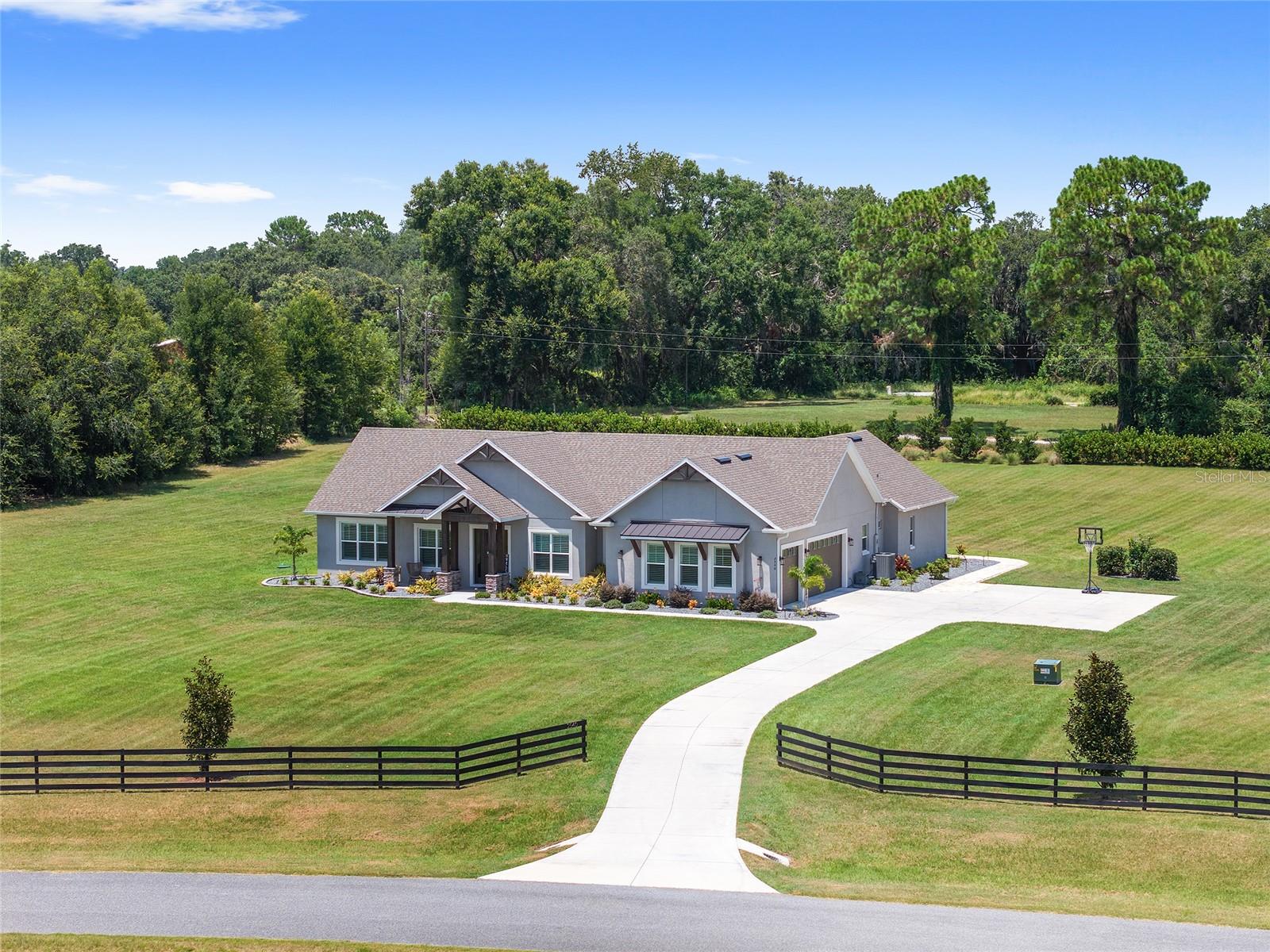 Oxford, Florida, 34484, United States, 4 Bedrooms Bedrooms, ,3 BathroomsBathrooms,Residential,Active,1936399