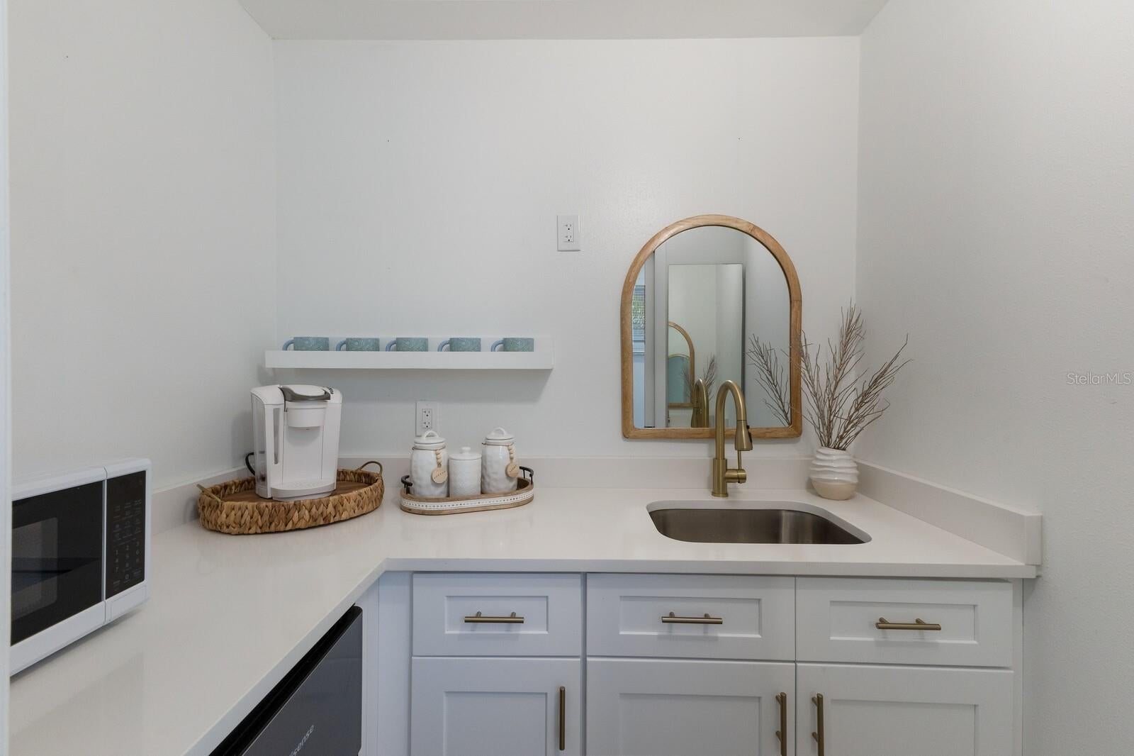 Bradenton Beach, Florida, 34217, United States, 3 Bedrooms Bedrooms, ,3 BathroomsBathrooms,Residential,Active,1926702