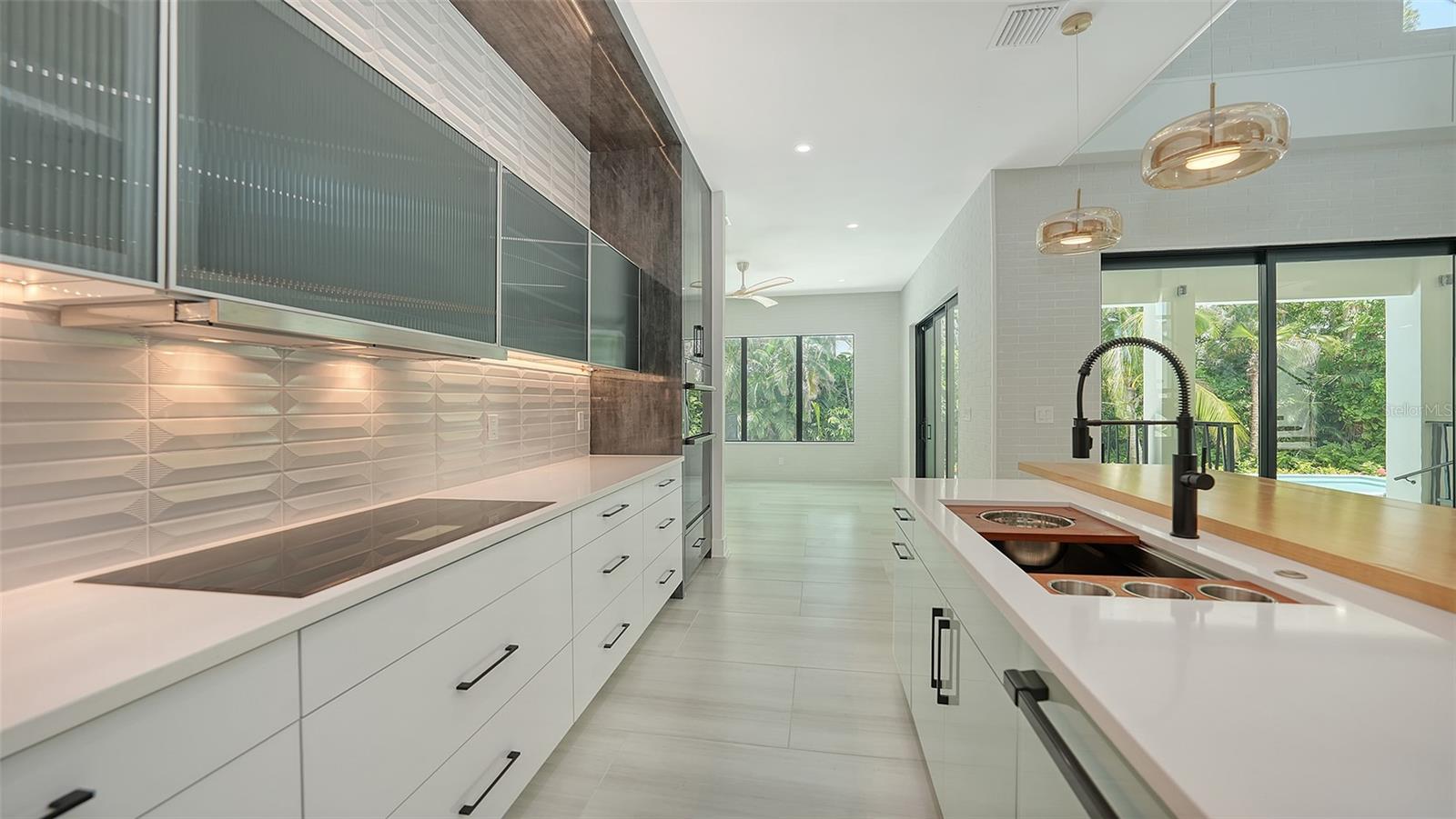 Sarasota, Florida, 34239, United States, ,7 BathroomsBathrooms,Residential,Active,1849492