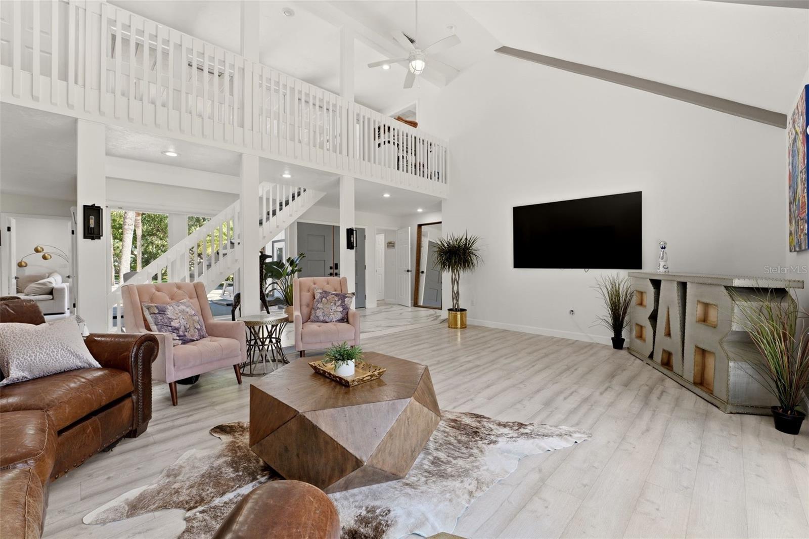 Sarasota, Florida, 34242, United States, 5 Bedrooms Bedrooms, ,4 BathroomsBathrooms,Residential,Active,2045533