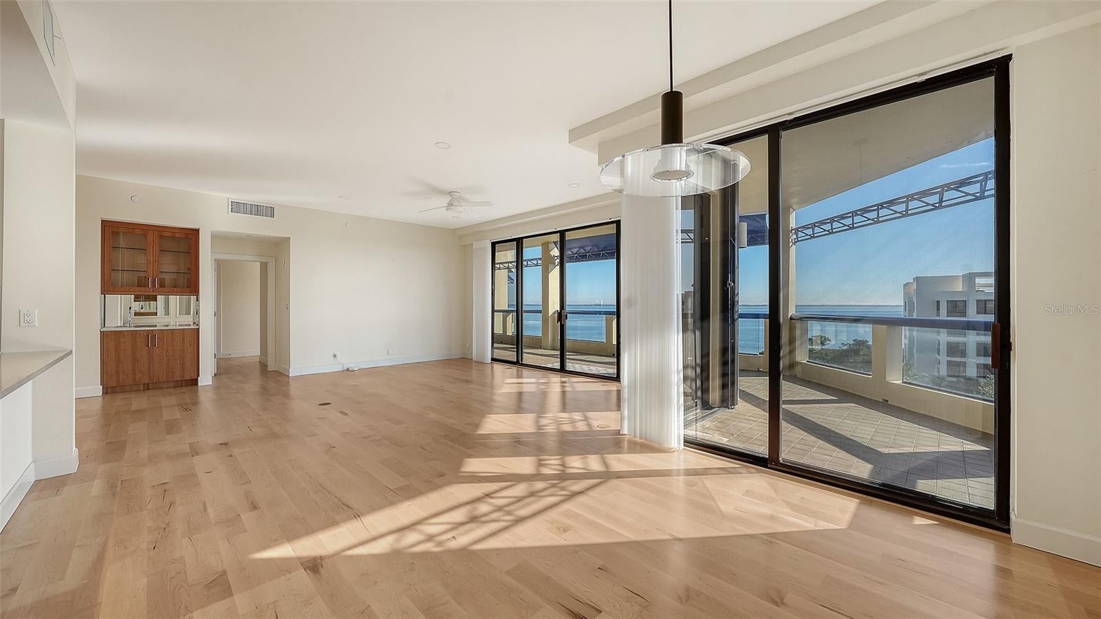 Longboat Key, Florida, 34228, United States, 2 Bedrooms Bedrooms, ,3 BathroomsBathrooms,Residential,Active,2009004