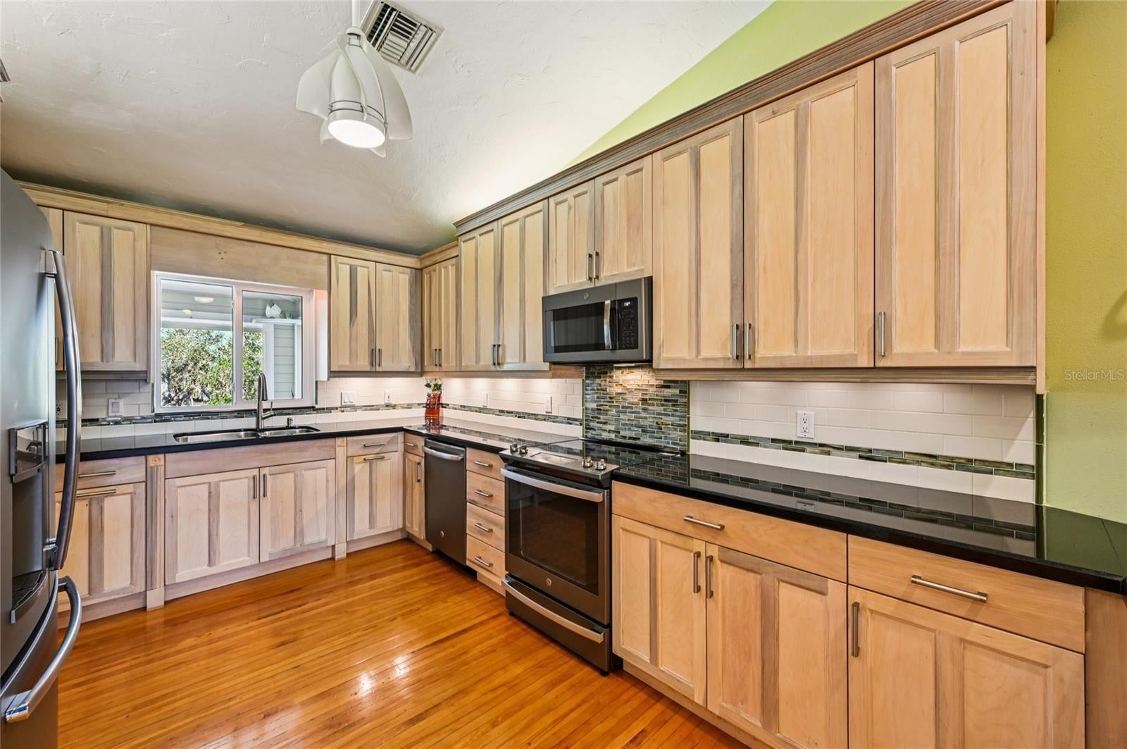 Englewood, Florida, 34223, United States, 3 Bedrooms Bedrooms, ,2 BathroomsBathrooms,Residential,Active,1972148