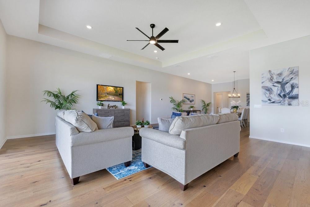 Orlando, Florida, 32827, United States, 4 Bedrooms Bedrooms, ,3 BathroomsBathrooms,Residential,Active,1849519